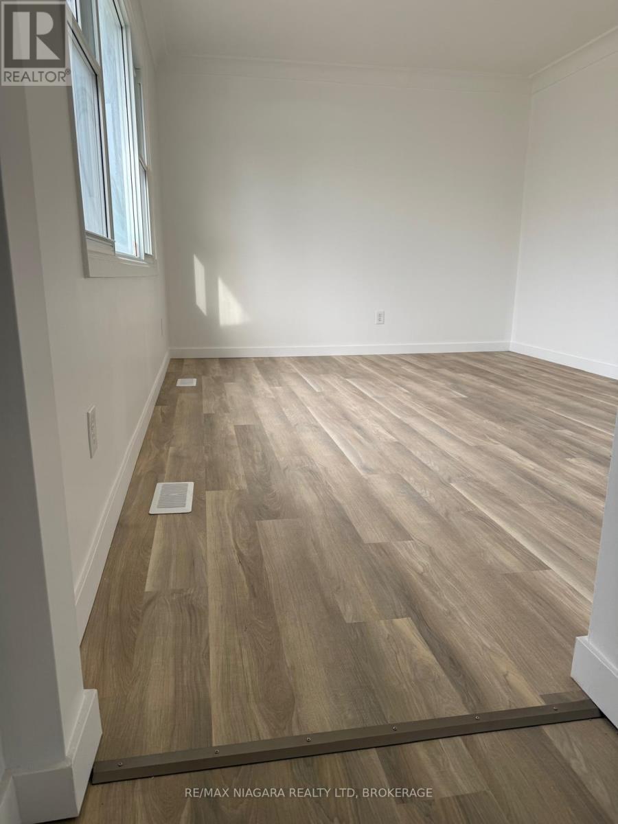 8006 Paddock Trail Drive, Niagara Falls (Ascot), ON - Indoor Photo Showing Other Room