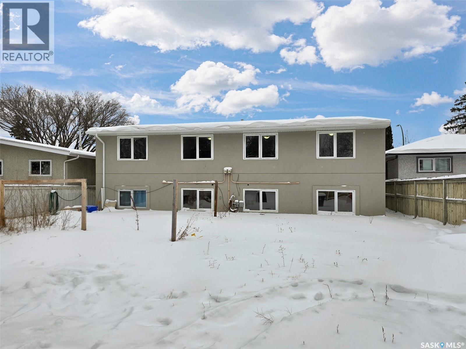 2820-2822 7Th Street E, Saskatoon, SK - Outdoor