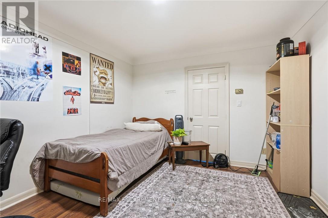 2 Gary Avenue, Hamilton, ON - Indoor Photo Showing Bedroom