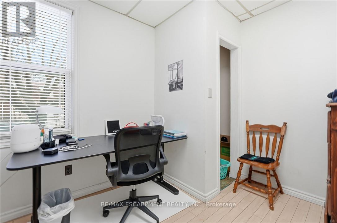 2 Gary Avenue, Hamilton, ON - Indoor Photo Showing Office
