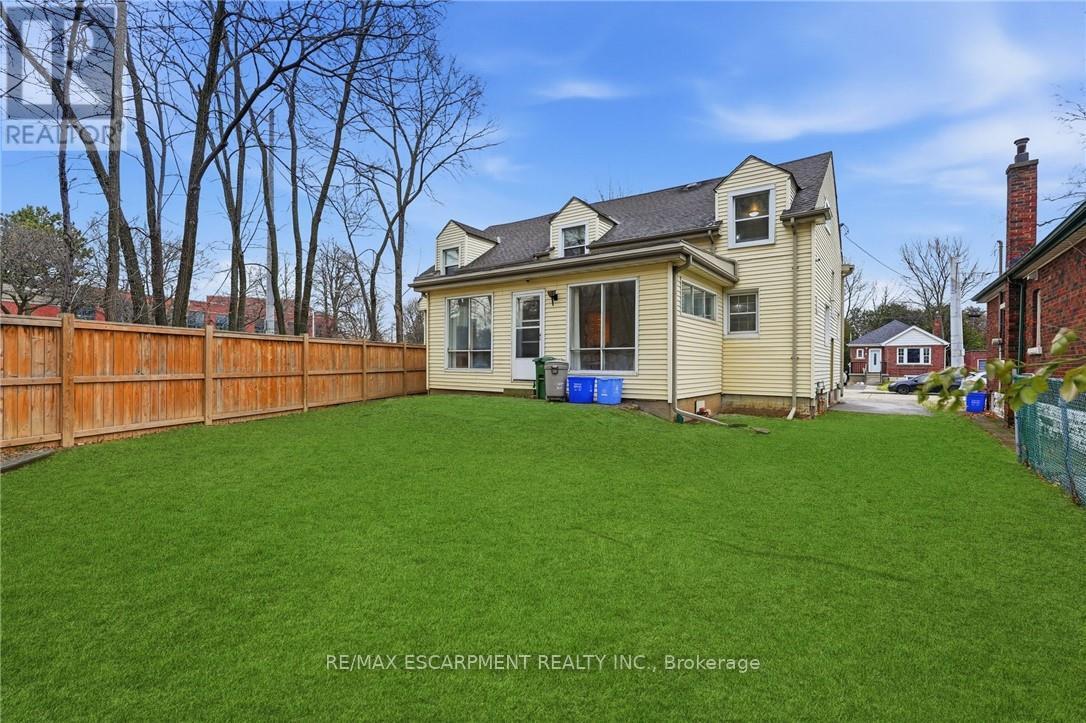 2 Gary Avenue, Hamilton, ON - Outdoor