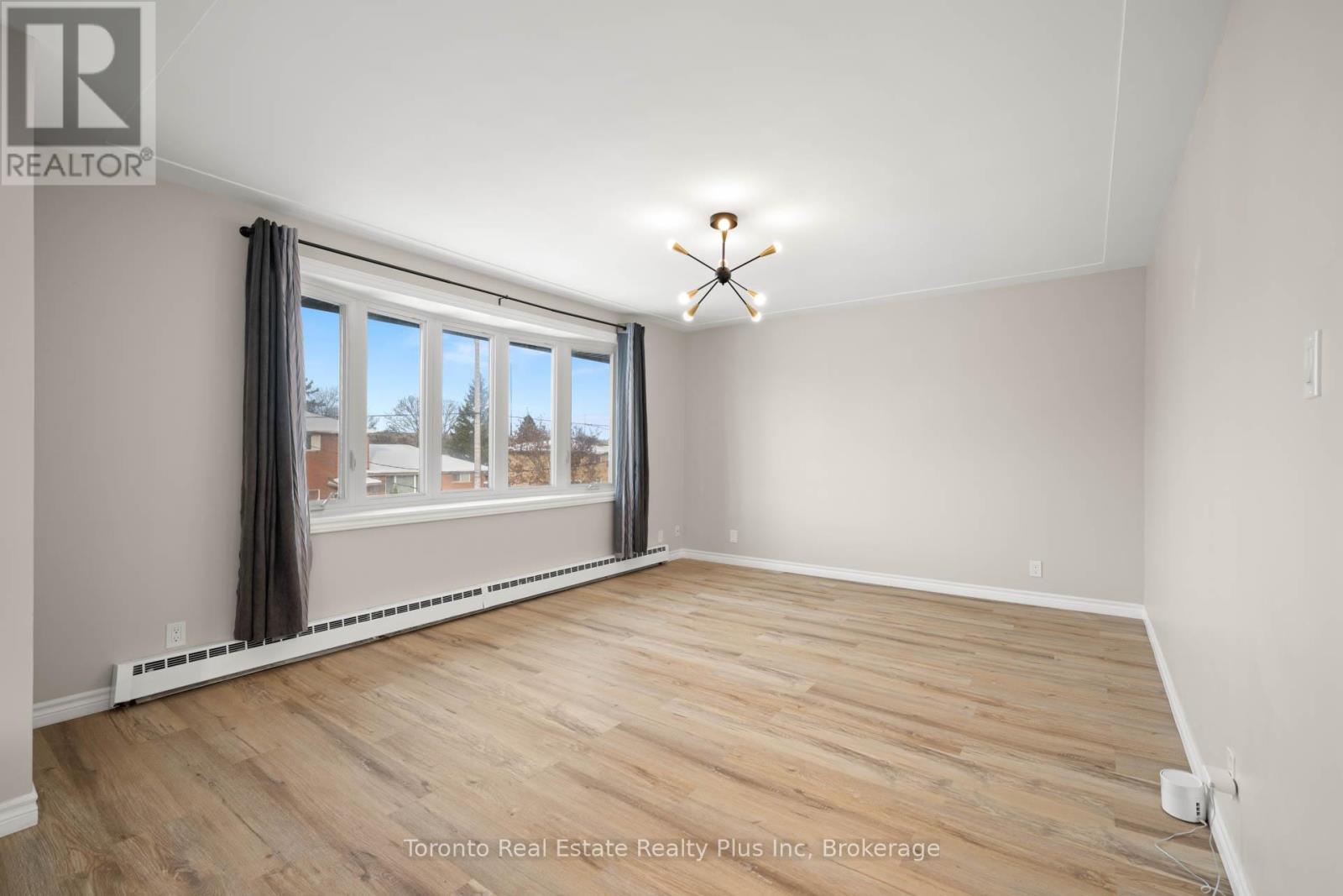 77 Second Avenue, Kitchener, ON - Indoor Photo Showing Other Room