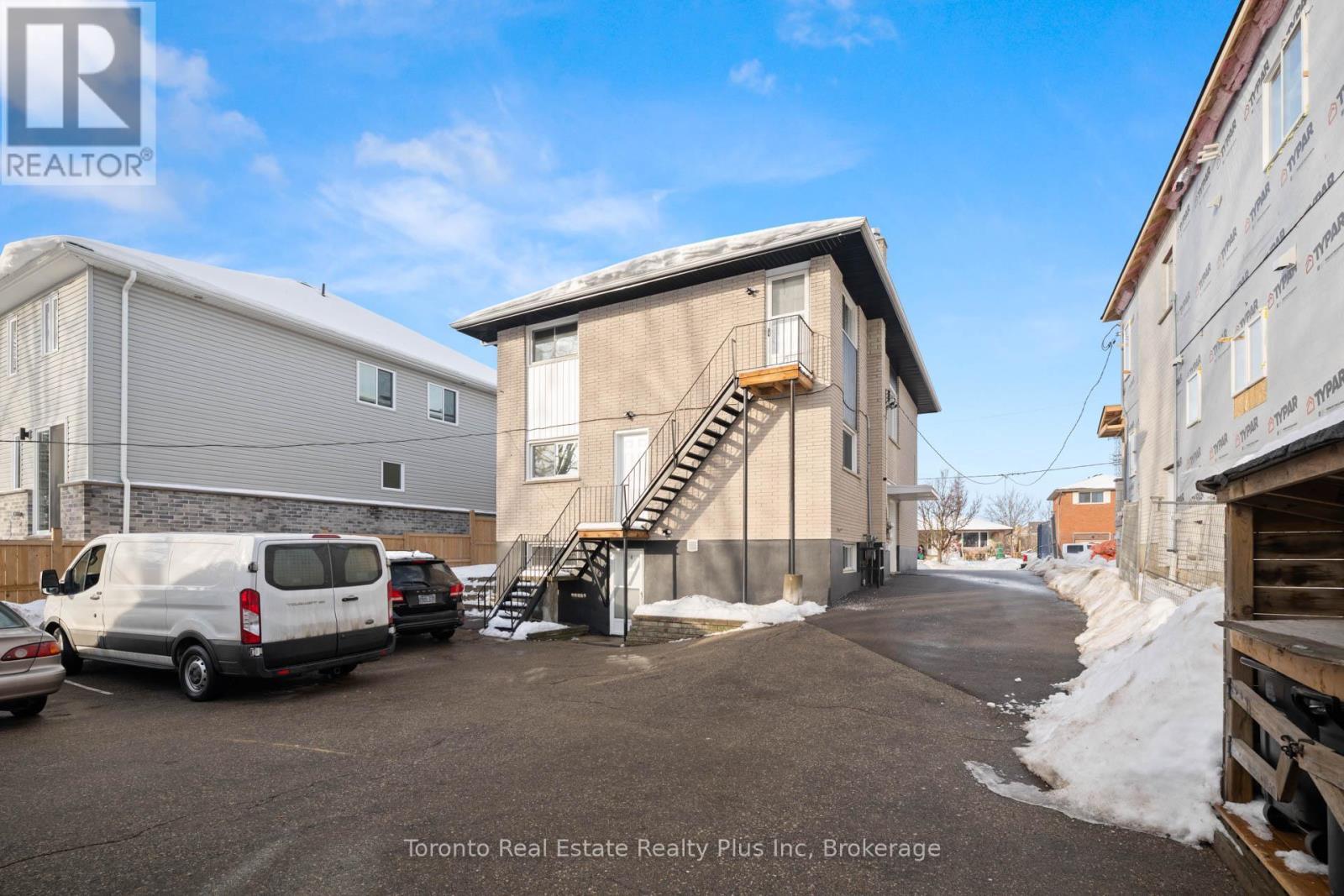 77 Second Avenue, Kitchener, ON - Outdoor