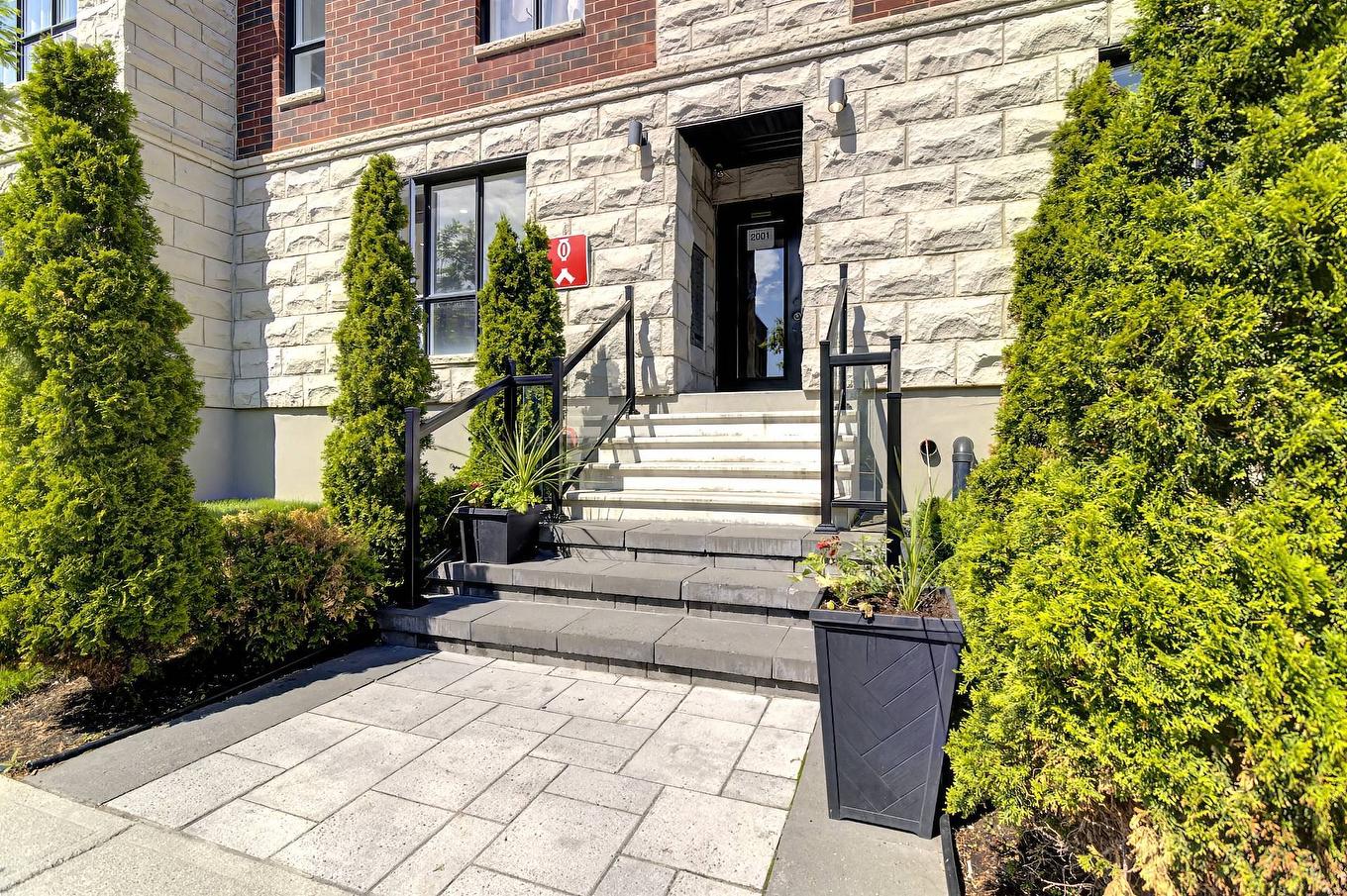 Exterior entrance - 315-2001 Av. Beaconsfield, Montréal (Côte-Des-Neiges/Notre-Dame-De-Grâce), QC - Outdoor