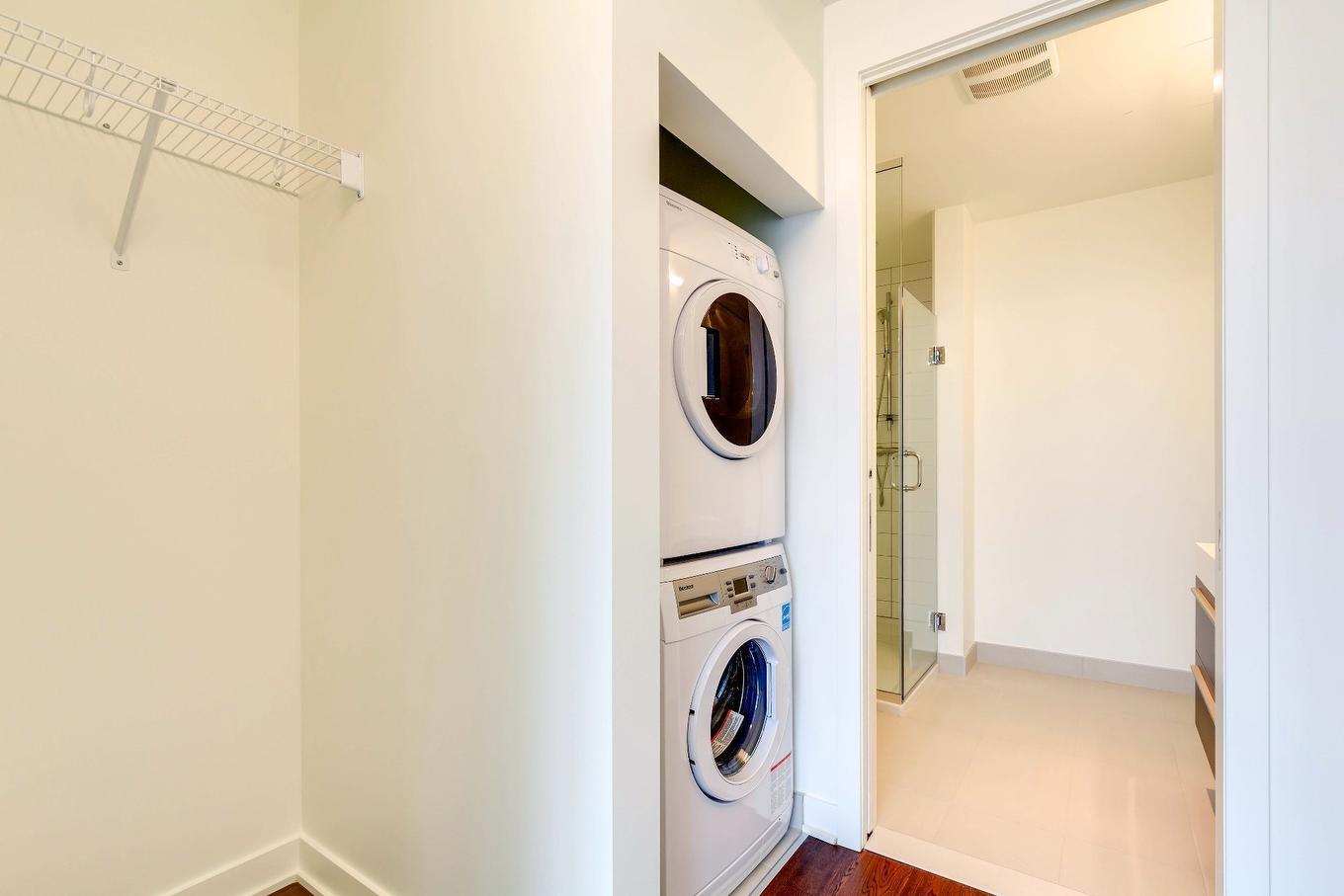 Salle de bains attenante à la CCP - 1808-1155 Rue De La Montagne, Montréal (Ville-Marie), QC - Indoor Photo Showing Laundry Room