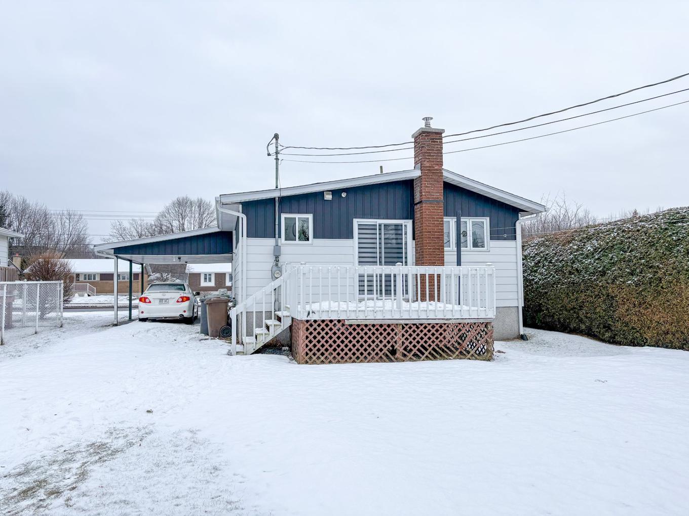 Back facade - 2100 Boul. Jean-De Brébeuf, Drummondville, QC - Outdoor