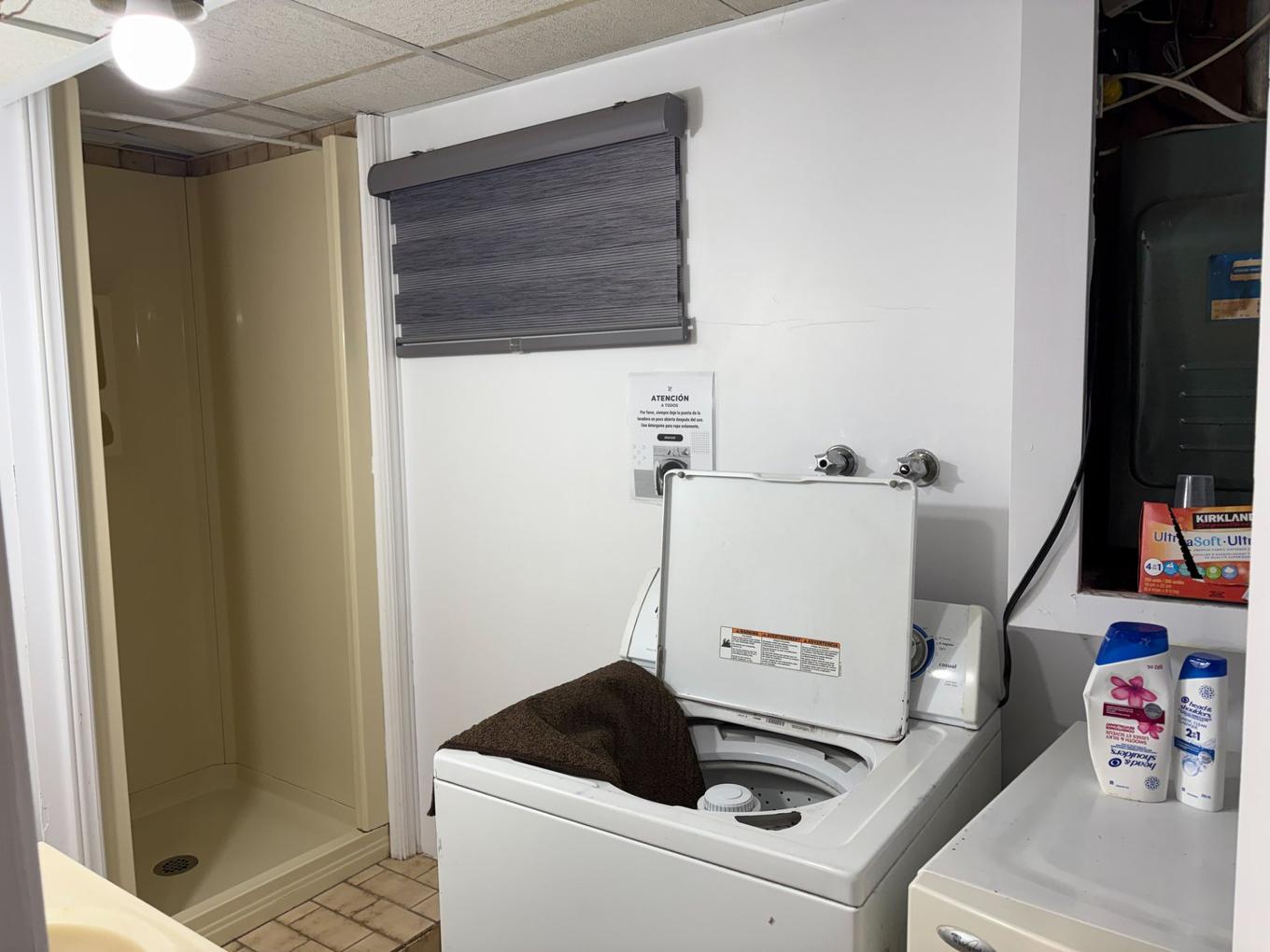 Bathroom - 2100 Boul. Jean-De Brébeuf, Drummondville, QC - Indoor Photo Showing Laundry Room