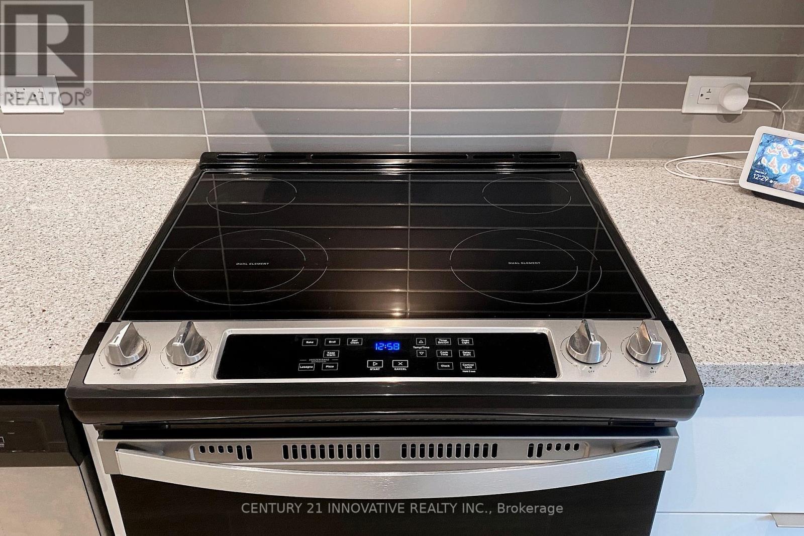 #25 - 30 Tretti Way, Toronto, ON - Indoor Photo Showing Kitchen