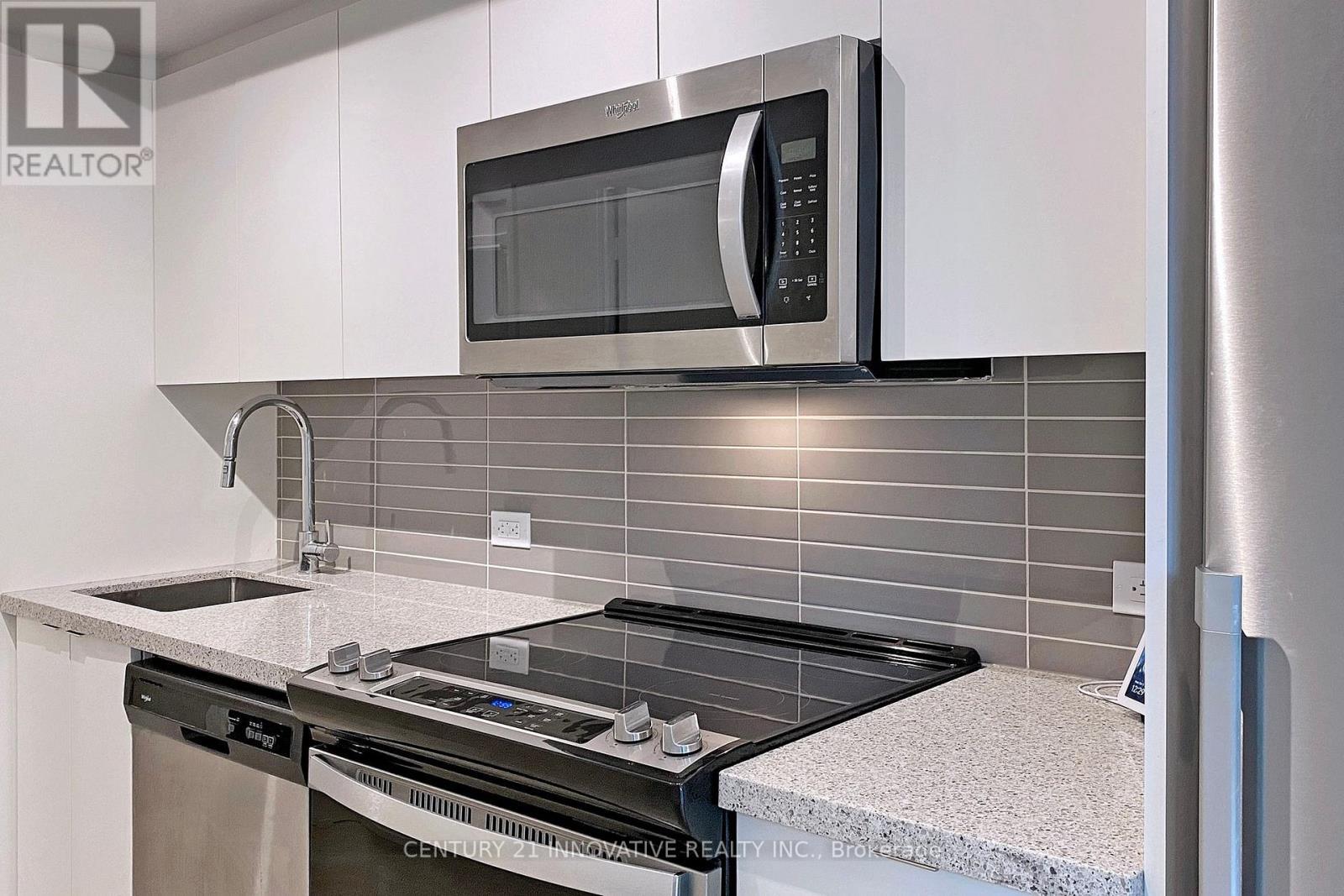 #25 - 30 Tretti Way, Toronto, ON - Indoor Photo Showing Kitchen With Upgraded Kitchen