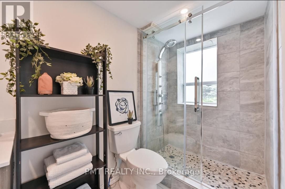 Main - 406 Nairn Avenue, Toronto, ON - Indoor Photo Showing Bathroom