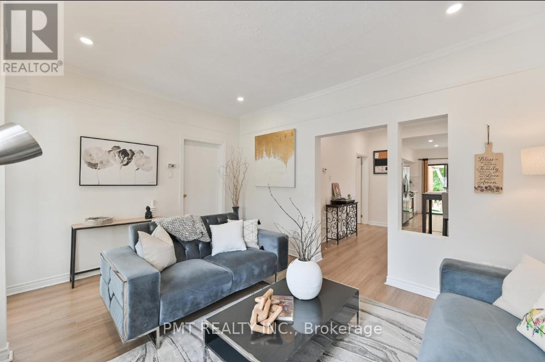 Main - 406 Nairn Avenue, Toronto, ON - Indoor Photo Showing Living Room