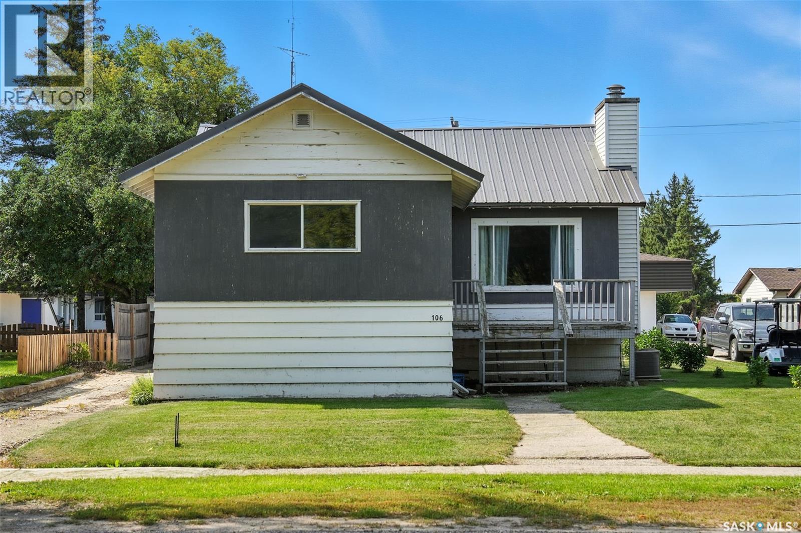 106 3Rd Avenue E, Nokomis, SK - Outdoor