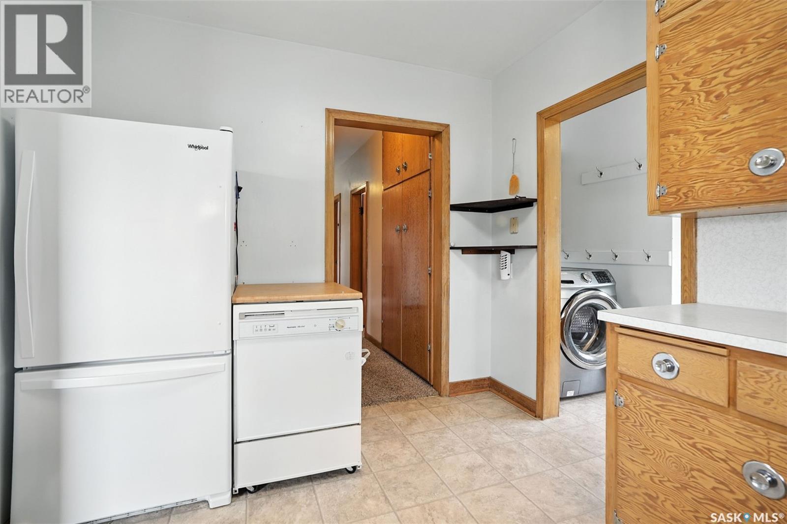 106 3Rd Avenue E, Nokomis, SK - Indoor Photo Showing Laundry Room