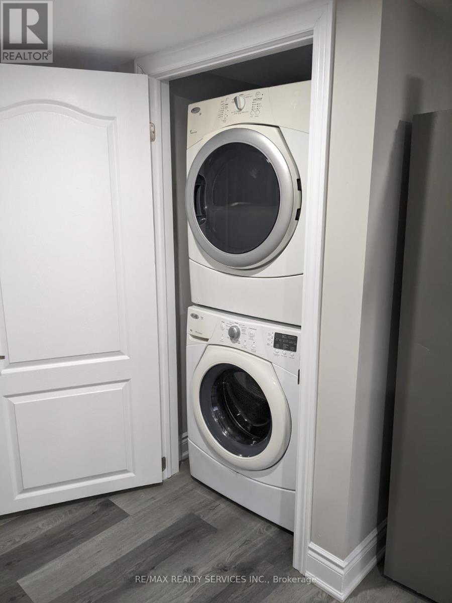 150 Dells Crescent, Brampton, ON - Indoor Photo Showing Laundry Room