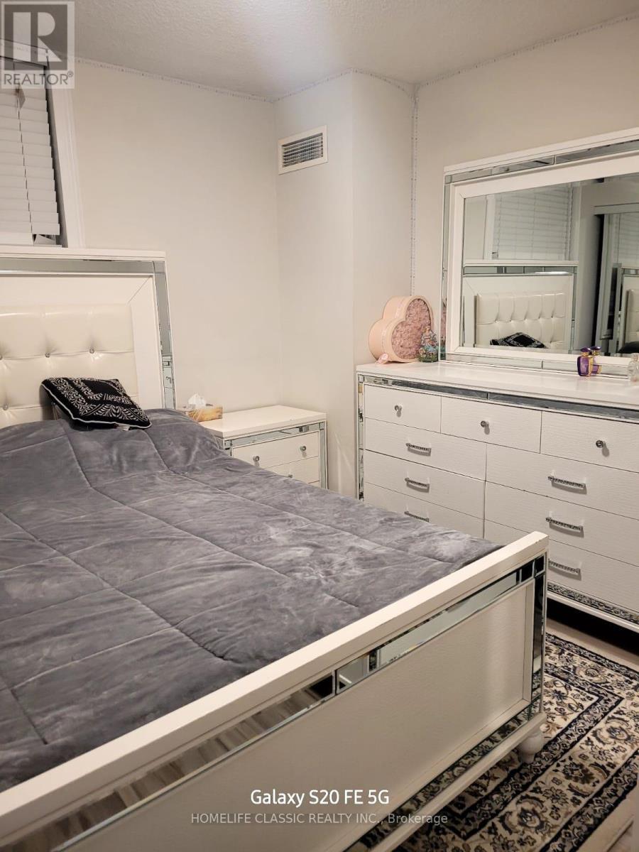 1611 - 236 Albion Road, Toronto, ON - Indoor Photo Showing Bedroom