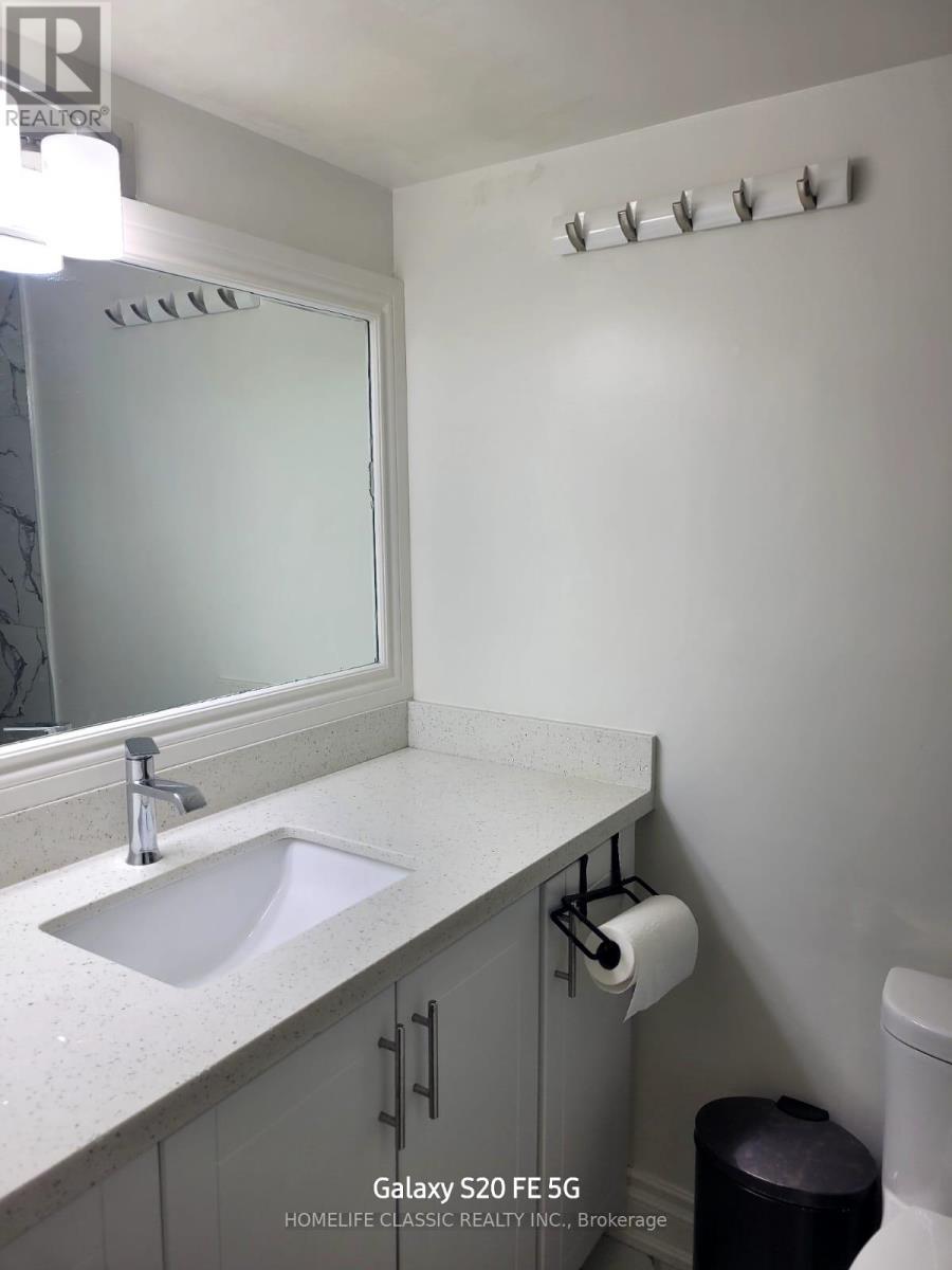 1611 - 236 Albion Road, Toronto, ON - Indoor Photo Showing Bathroom