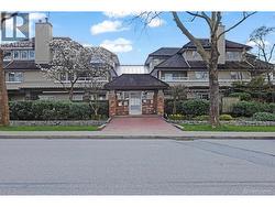 301 3421 CURLE AVENUE Burnaby, BC V5G 4P4