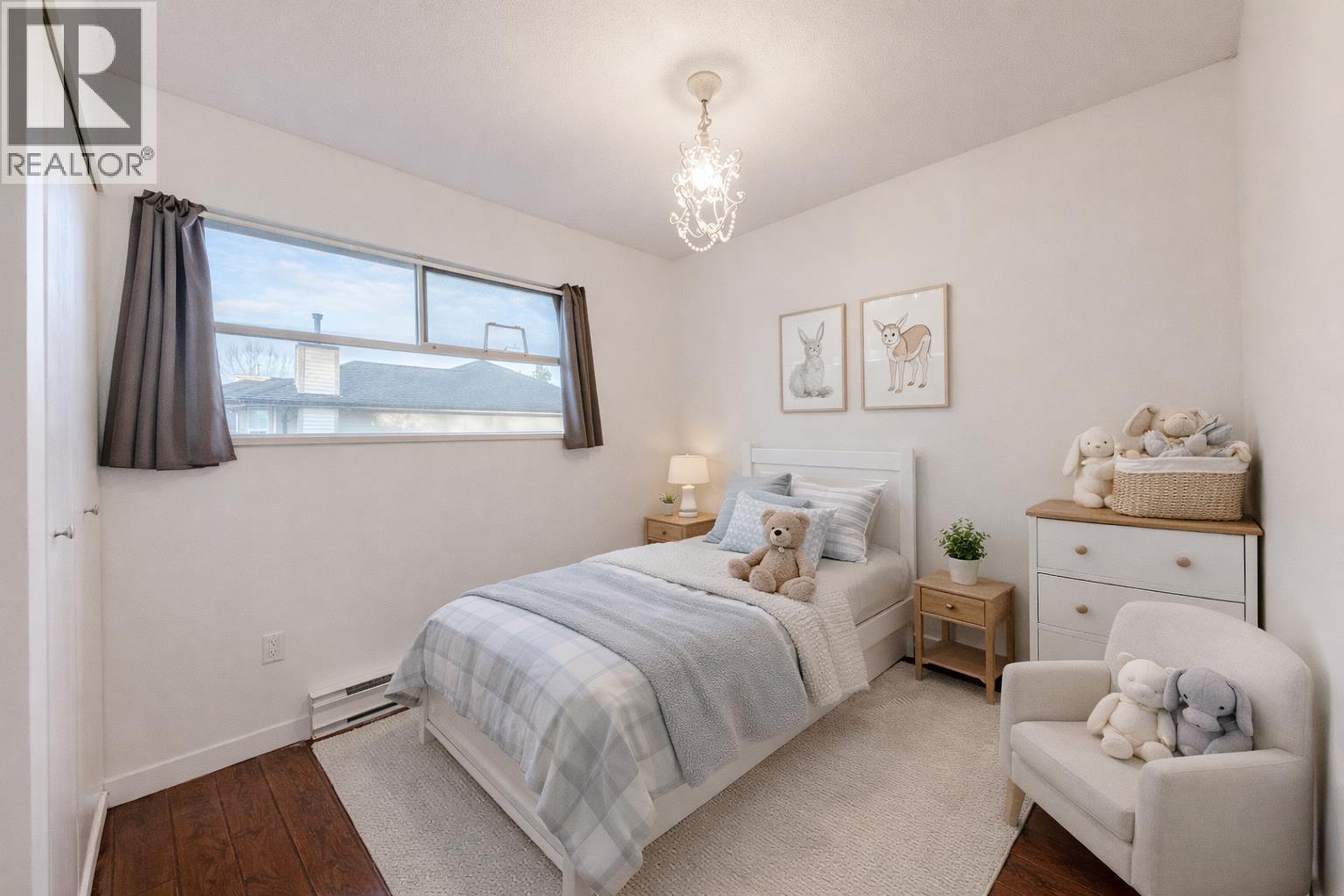 8008 Ash Street, Richmond, BC - Indoor Photo Showing Bedroom
