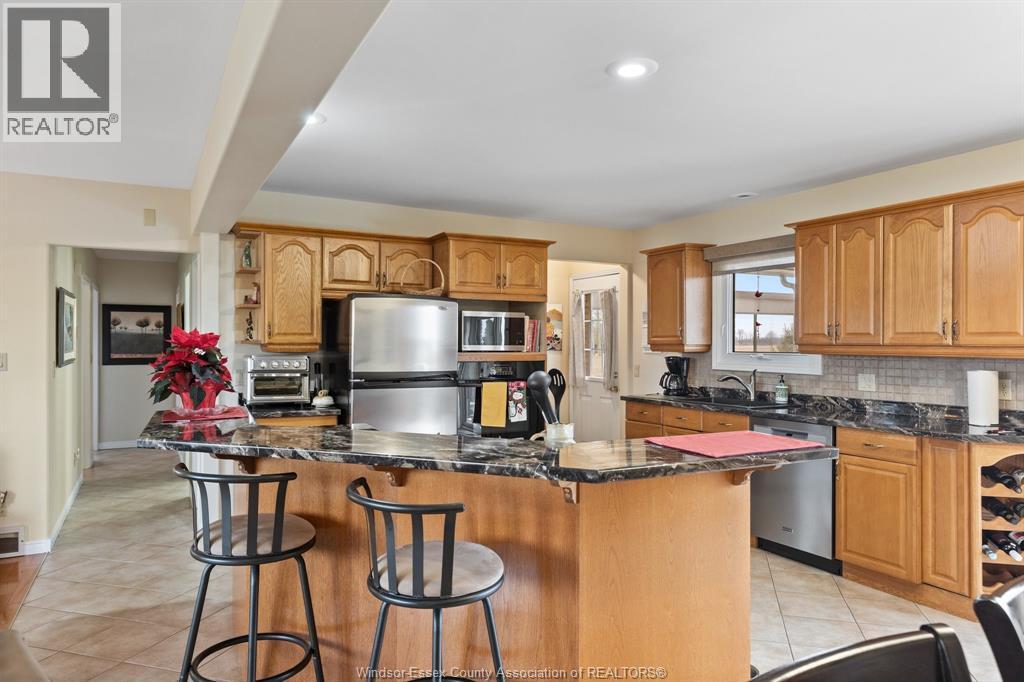 6578 Concession 6 North, Amherstburg, ON - Indoor Photo Showing Kitchen