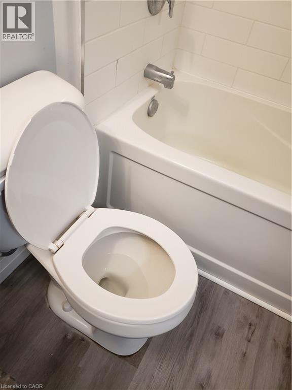 108 Garment Street Unit# 407, Kitchener, ON - Indoor Photo Showing Bathroom