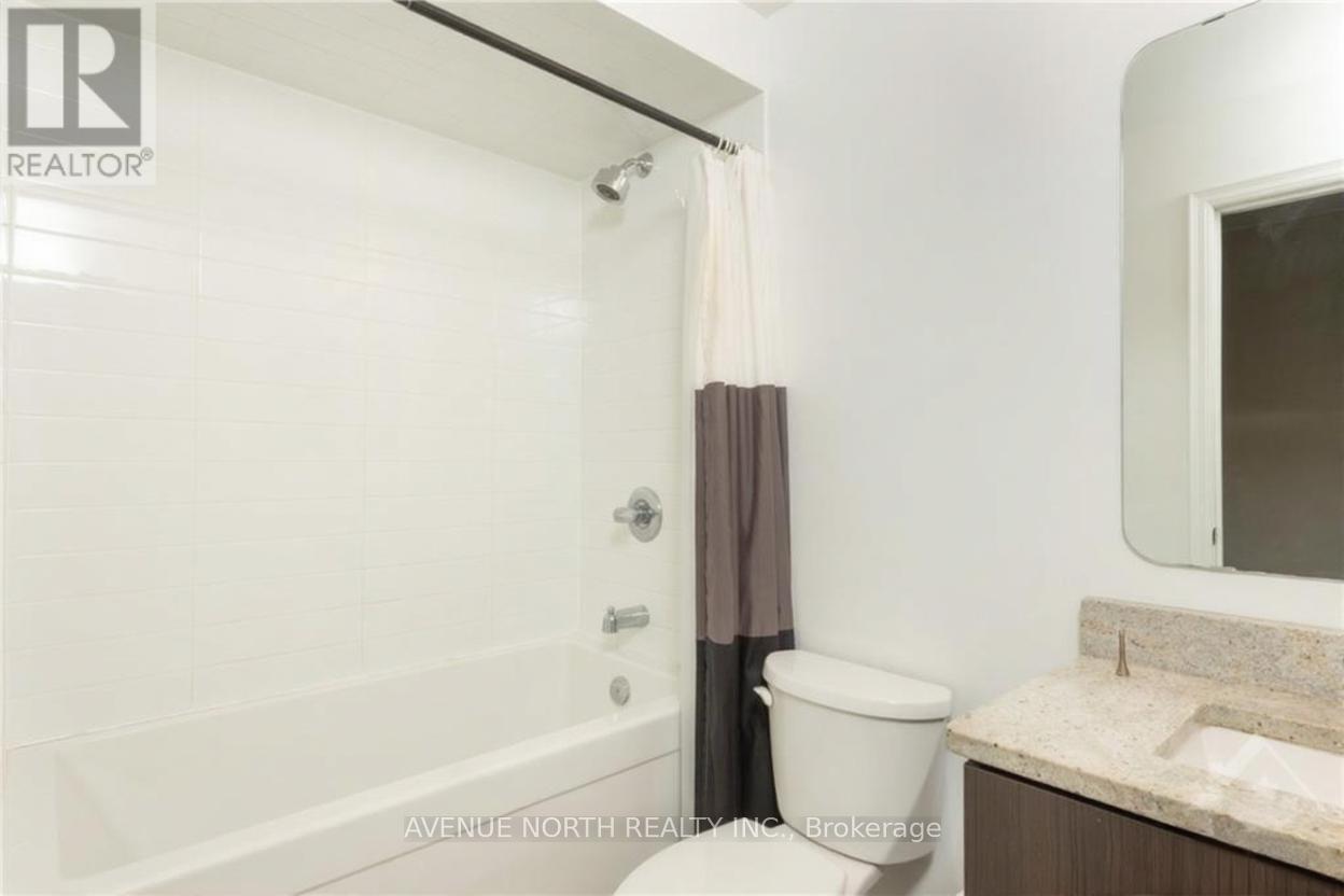 203 - 238 Besserer Street, Ottawa, ON - Indoor Photo Showing Bathroom