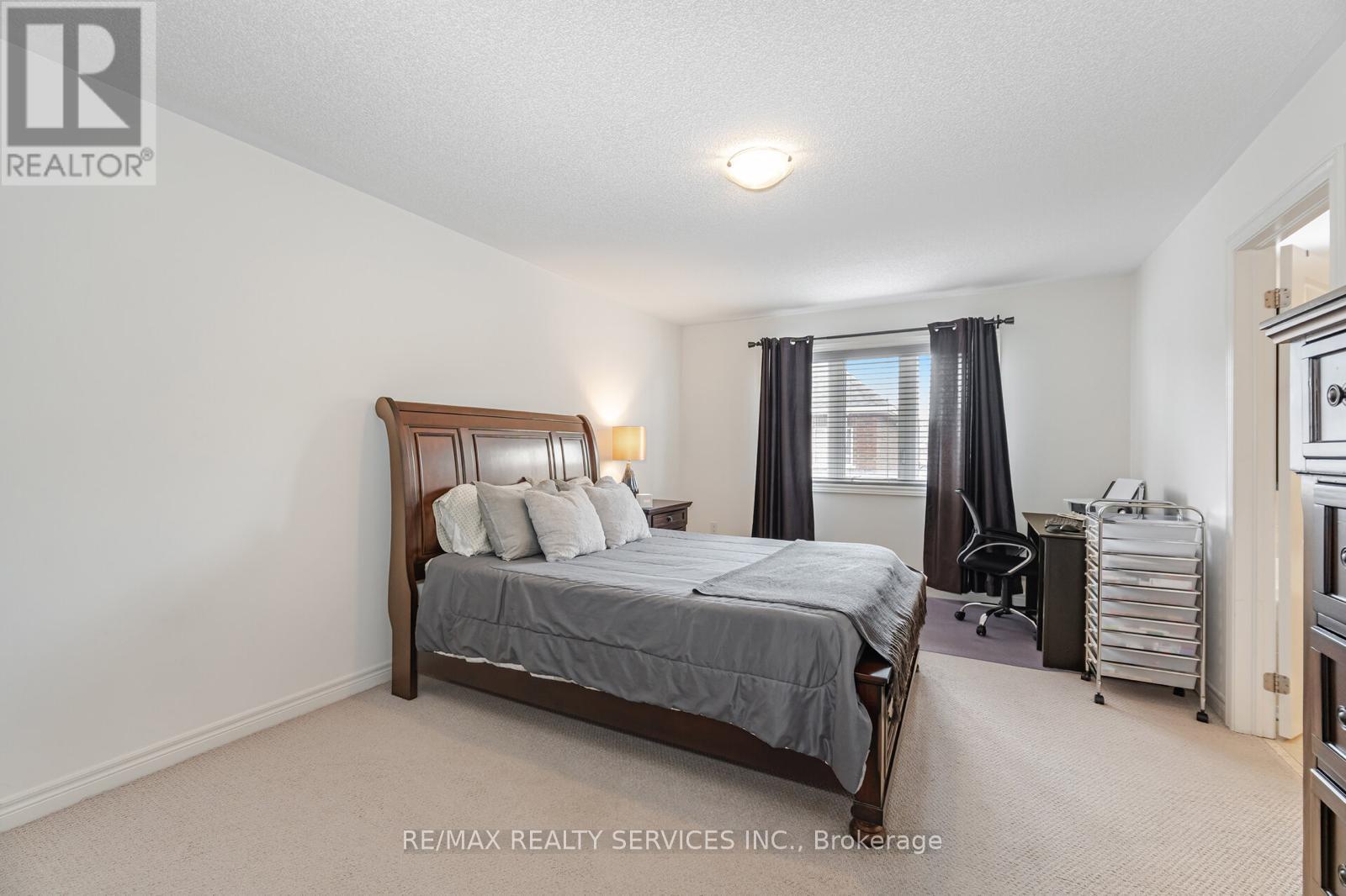34 Pennycross Crescent, Brampton, ON - Indoor Photo Showing Bedroom