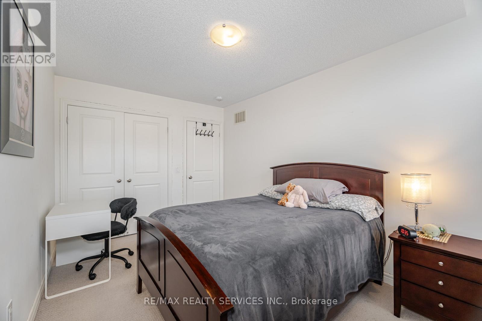 34 Pennycross Crescent, Brampton, ON - Indoor Photo Showing Bedroom