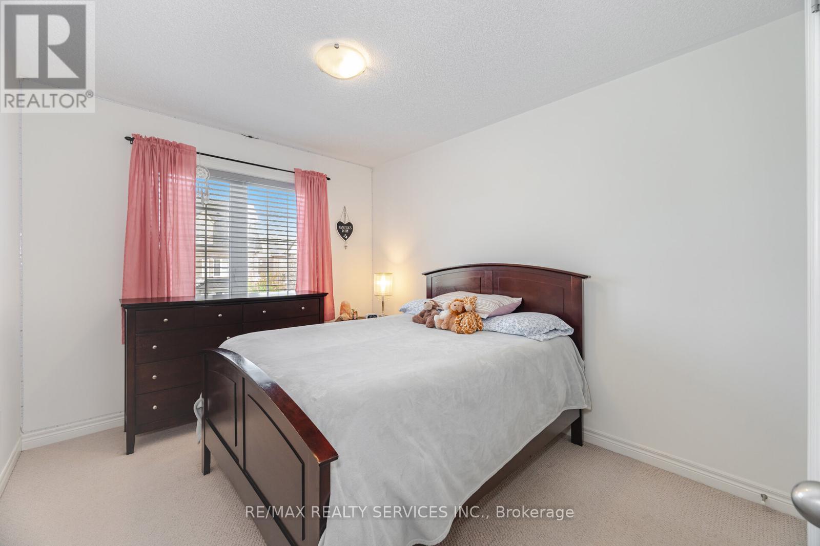 34 Pennycross Crescent, Brampton, ON - Indoor Photo Showing Bedroom