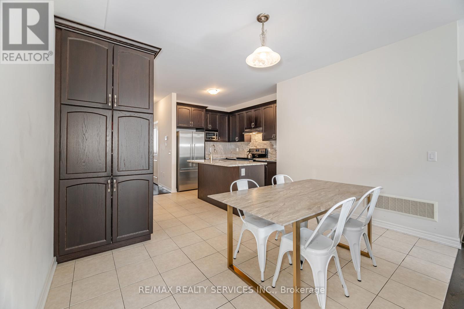 34 Pennycross Crescent, Brampton, ON - Indoor