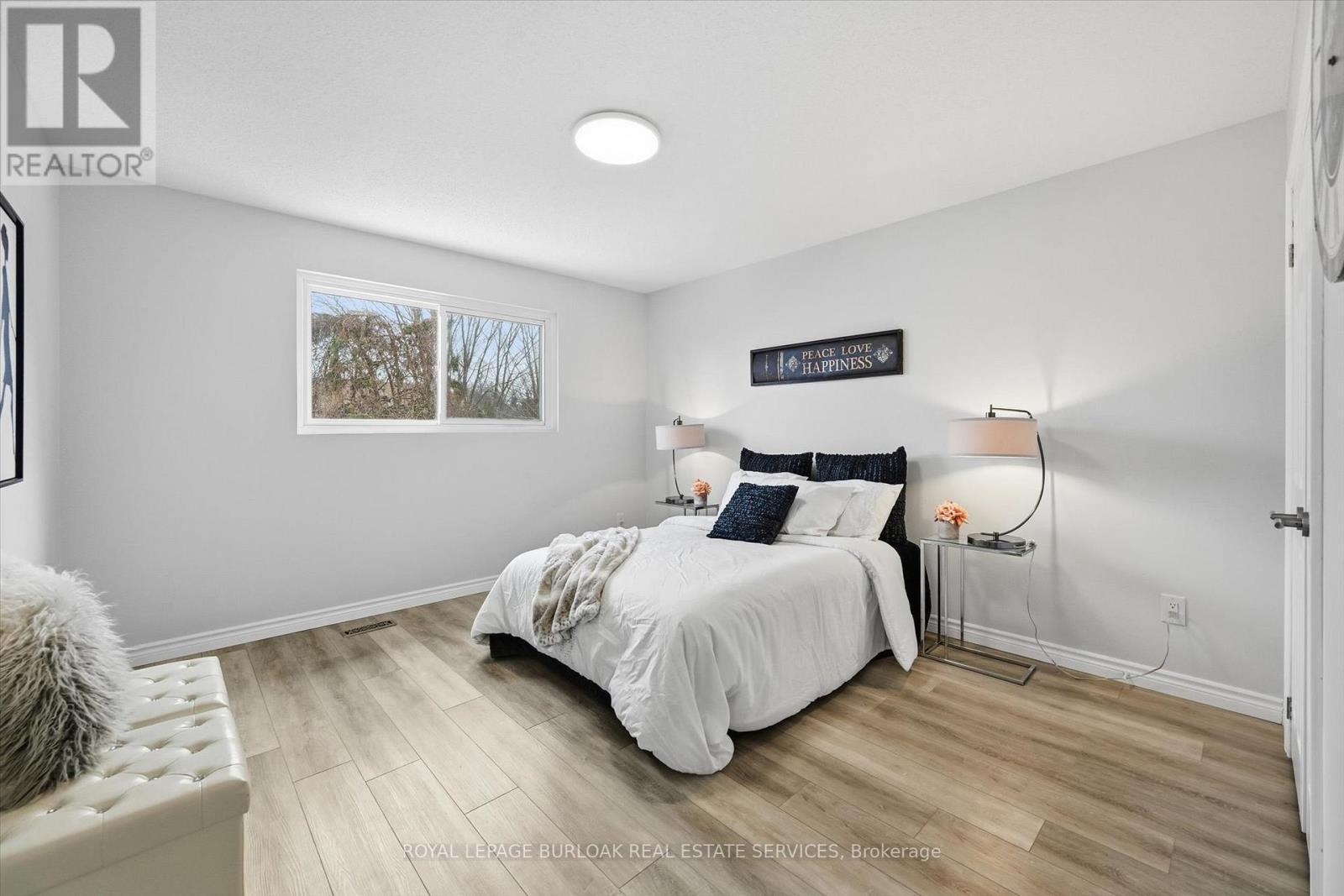 2344 Glastonbury Road, Burlington, ON - Indoor Photo Showing Bedroom