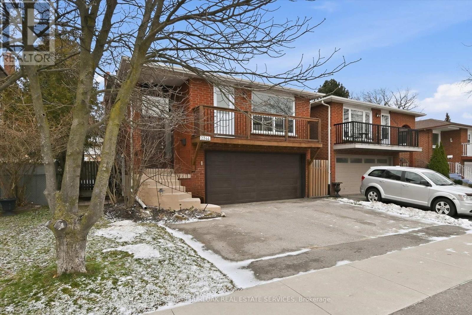 2344 Glastonbury Road, Burlington, ON - Outdoor With Balcony