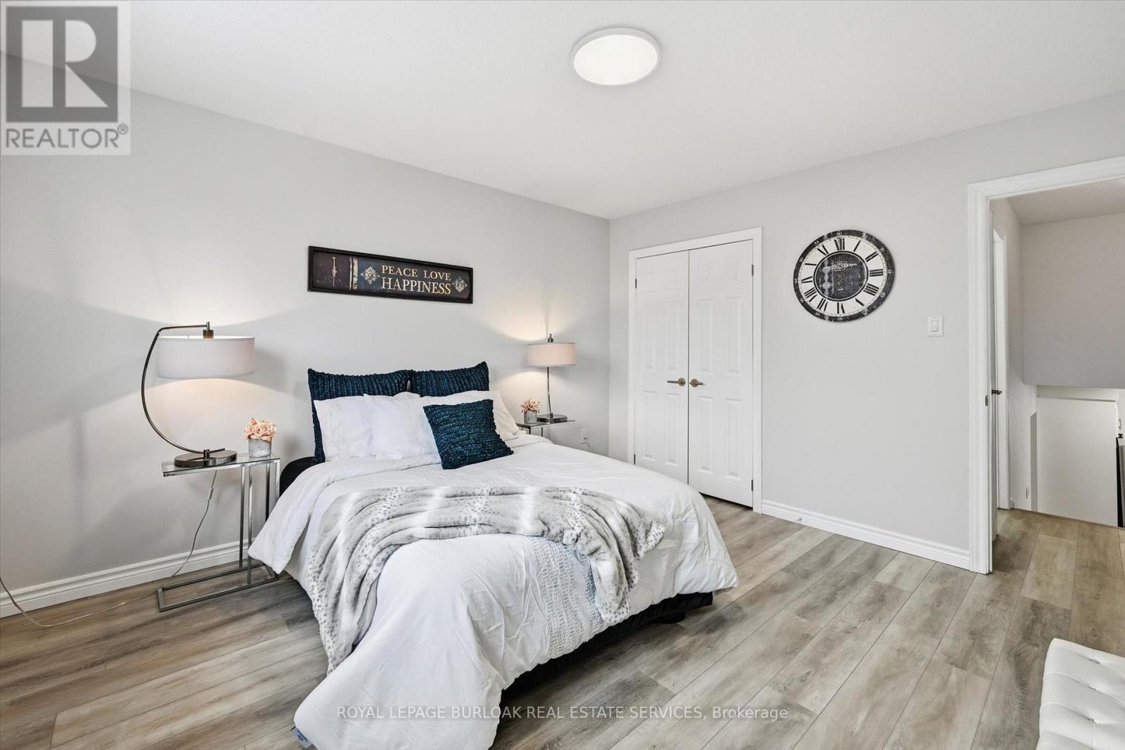 2344 Glastonbury Road, Burlington, ON - Indoor Photo Showing Bedroom