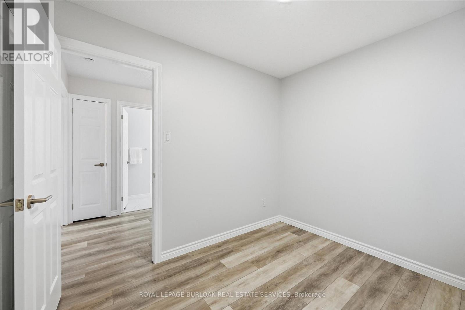 2344 Glastonbury Road, Burlington, ON - Indoor Photo Showing Other Room