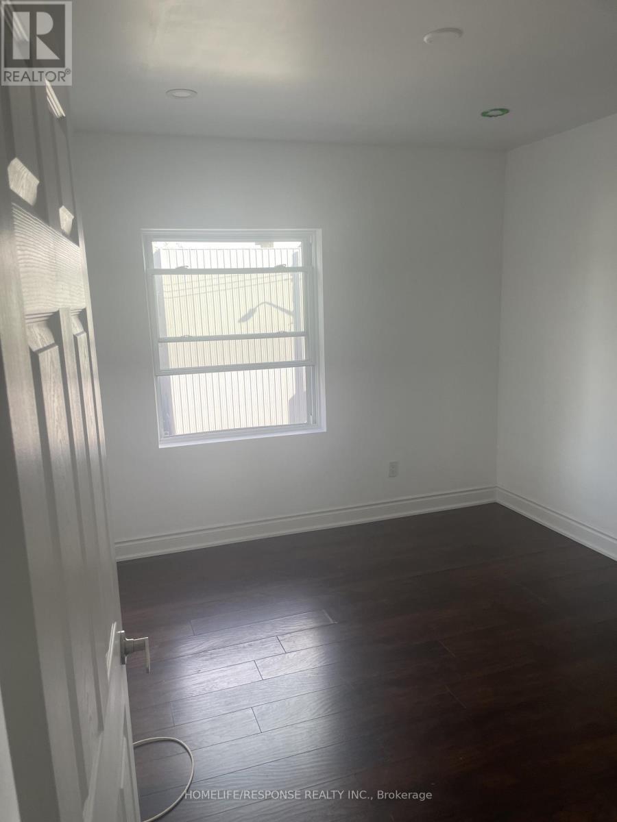 104 Francis Street, Hamilton, ON - Indoor Photo Showing Other Room