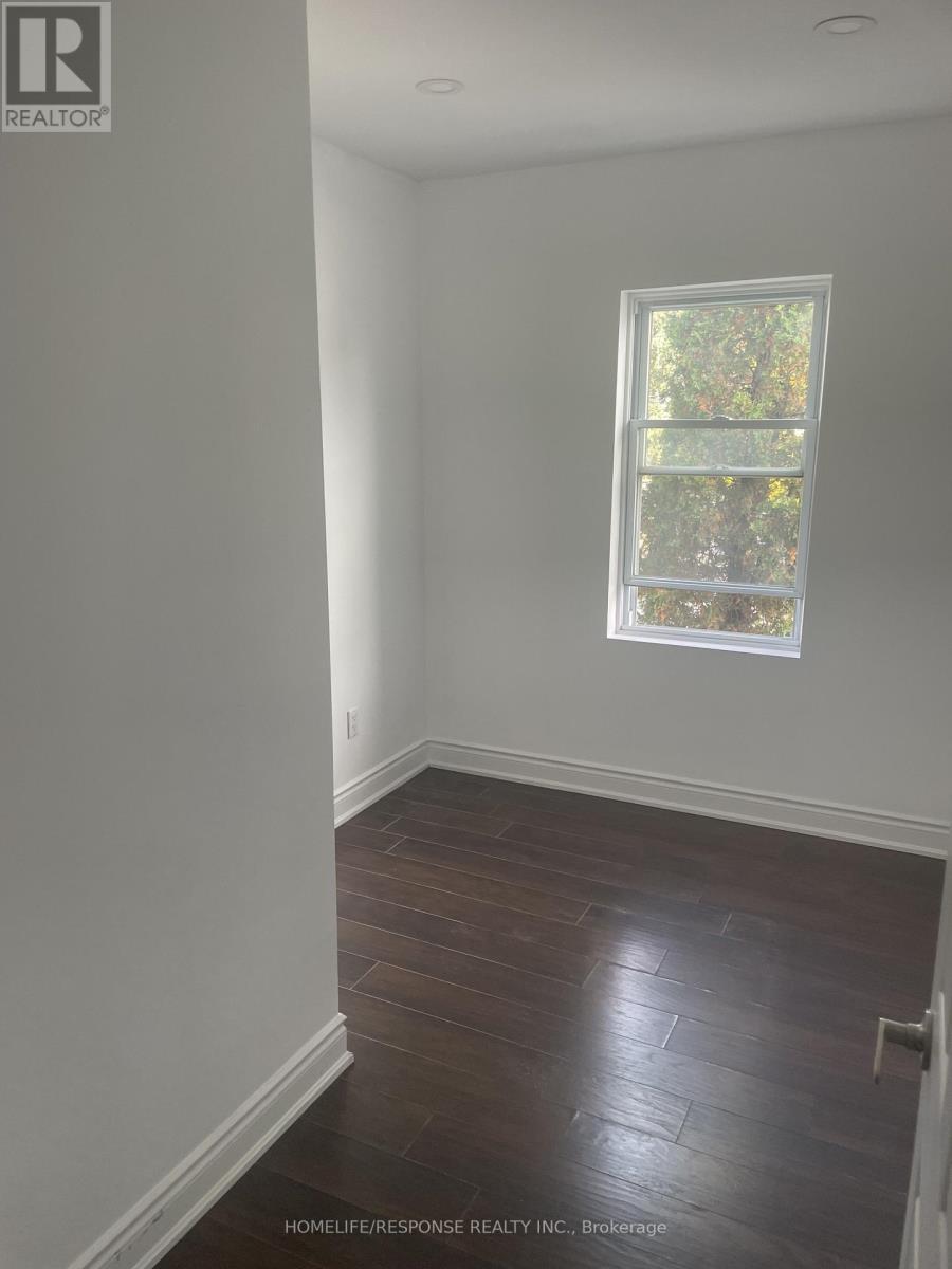 104 Francis Street, Hamilton, ON - Indoor Photo Showing Other Room