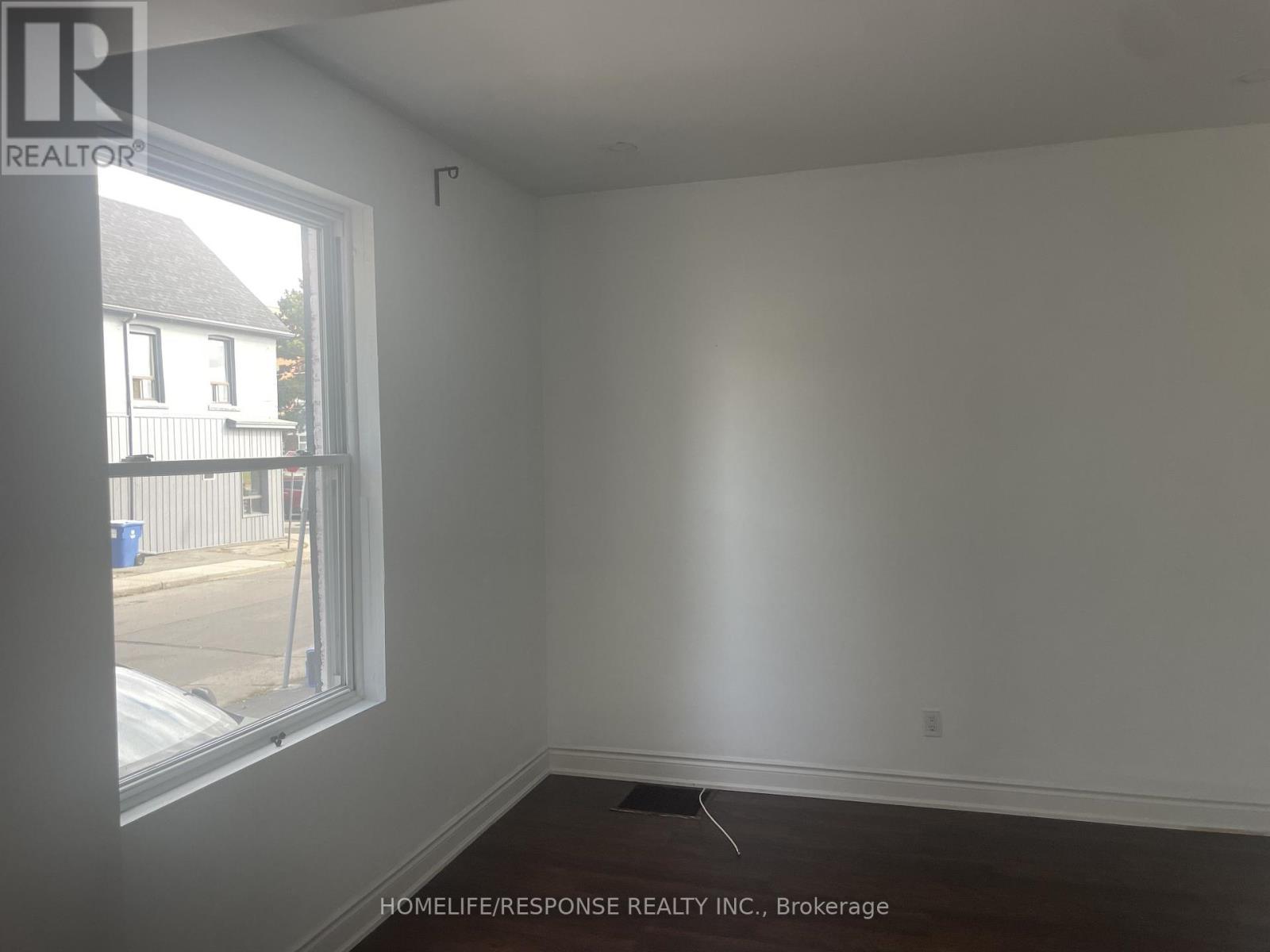 104 Francis Street, Hamilton, ON - Indoor Photo Showing Other Room