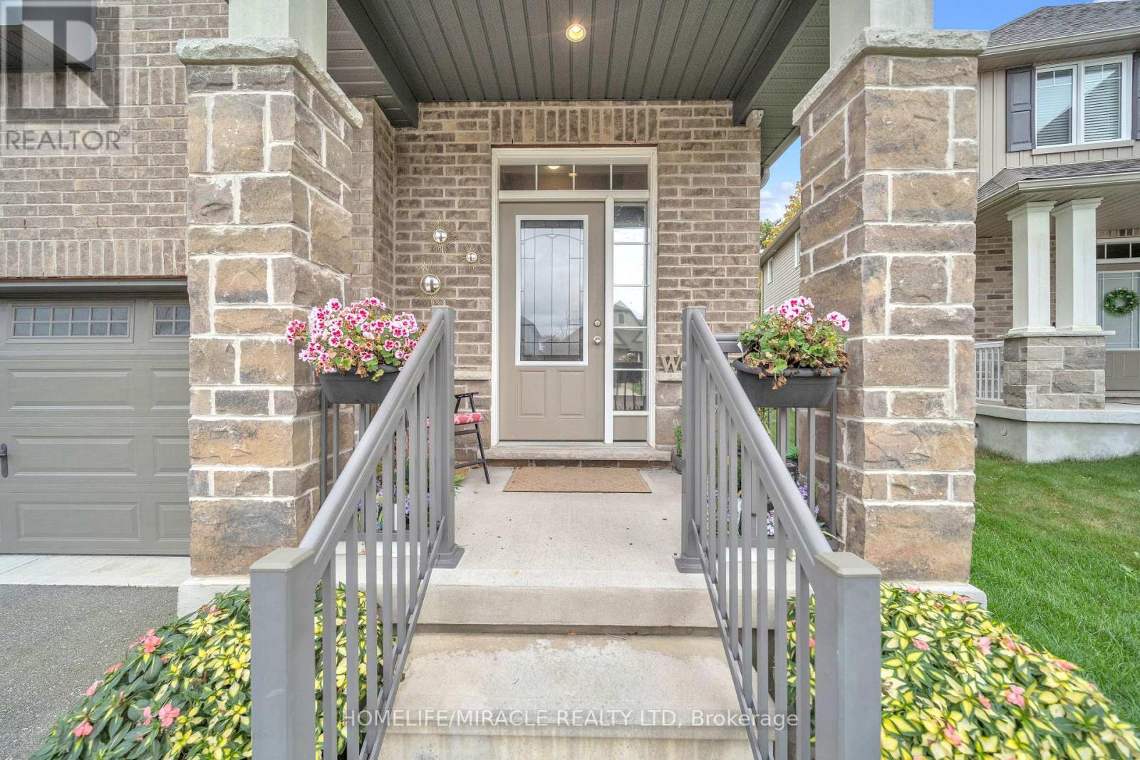 79 Elmbank Trail, Kitchener, ON - Outdoor