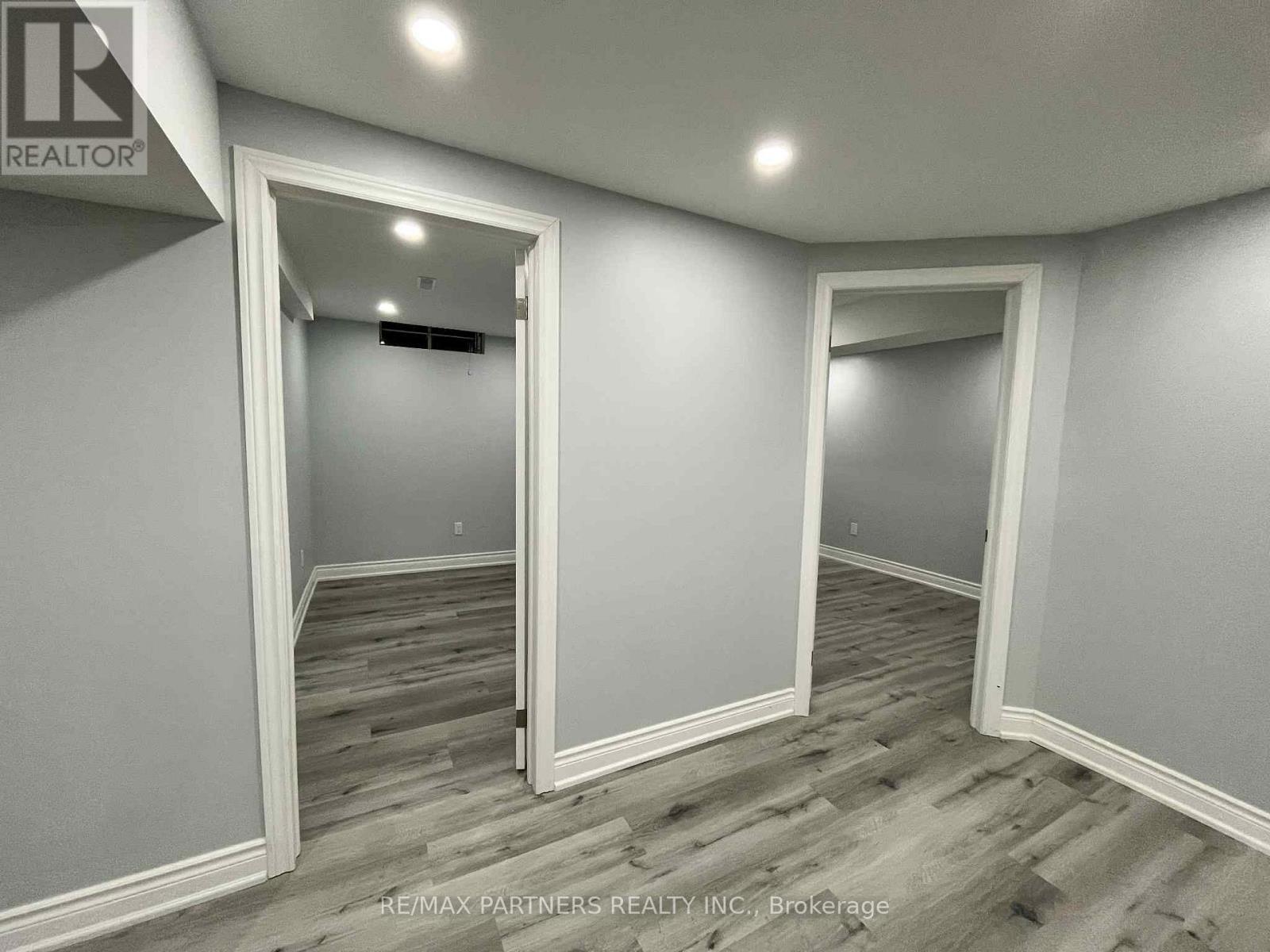 31 Chalone Crescent, Vaughan, ON - Indoor Photo Showing Other Room