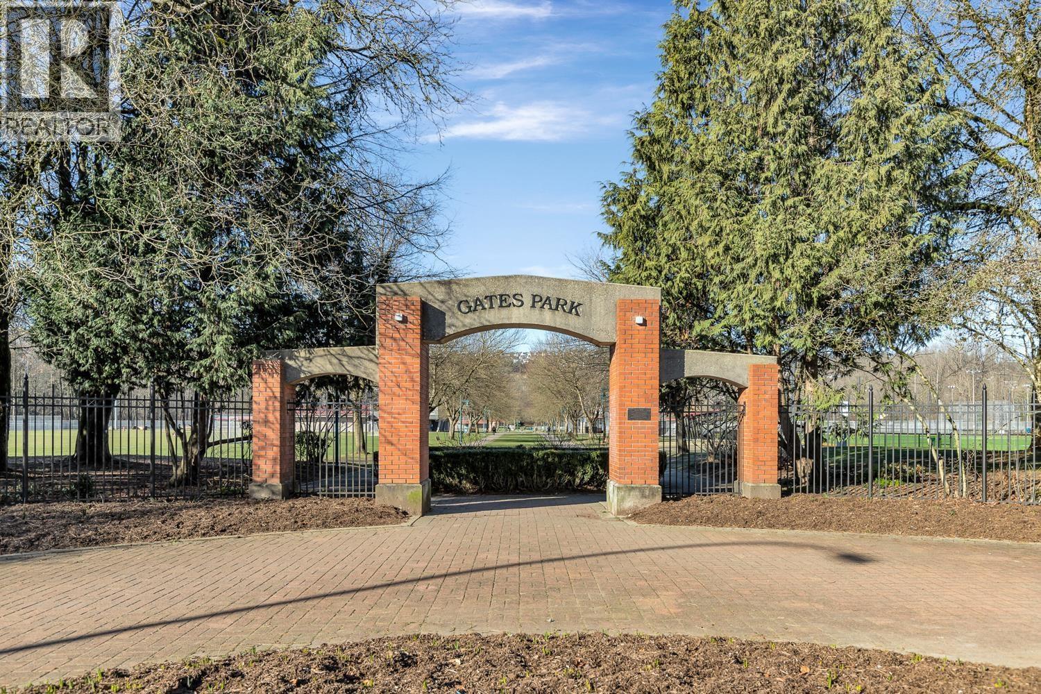 227 2551 Parkview Lane, Port Coquitlam, BC