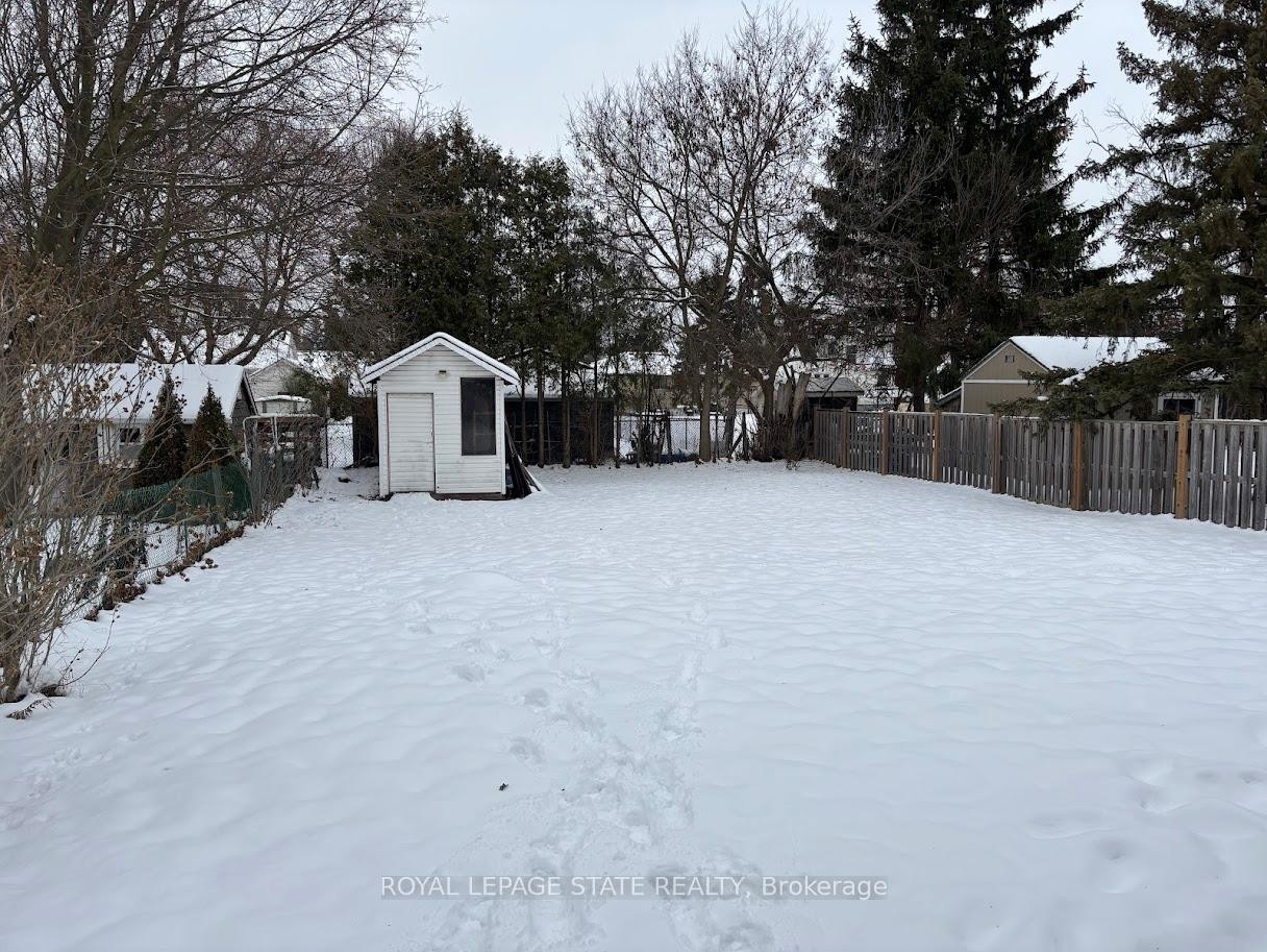 39 Evelyn Street, Brantford, ON - Outdoor