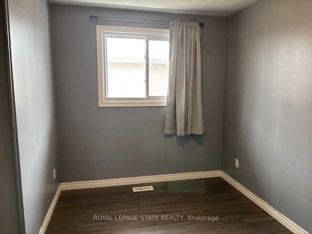 39 Evelyn Street, Brantford, ON - Indoor Photo Showing Other Room