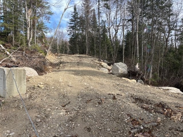 Parking - Ch. De La Pointe, Lantier, QC