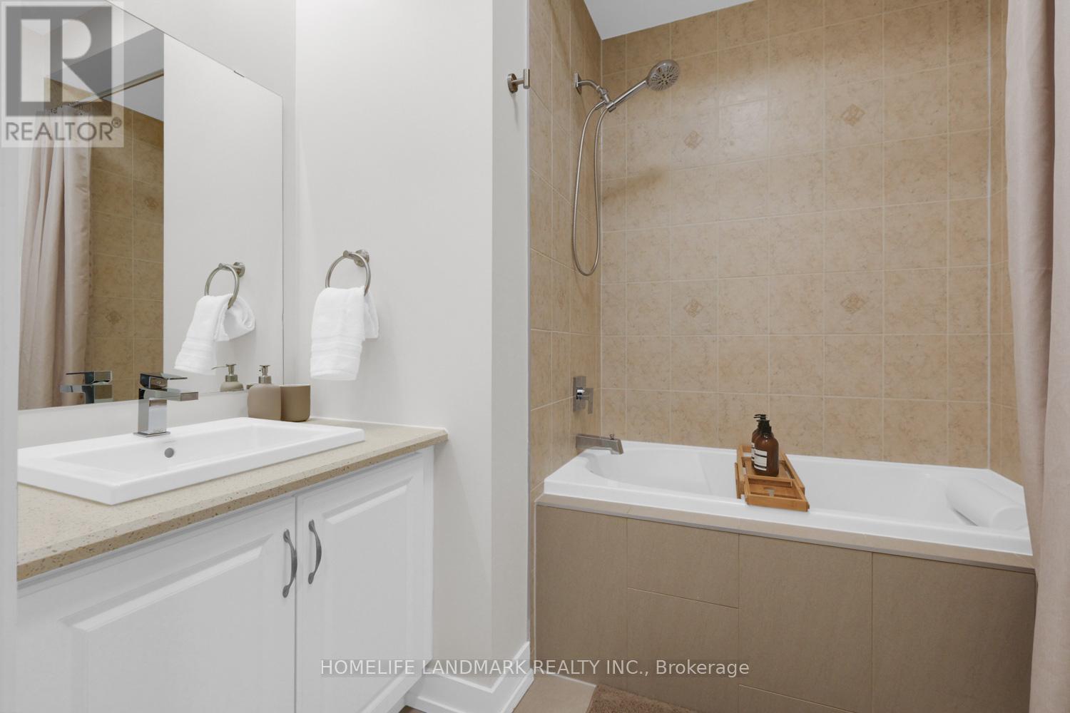 217 Salterton Circle, Vaughan, ON - Indoor Photo Showing Bathroom