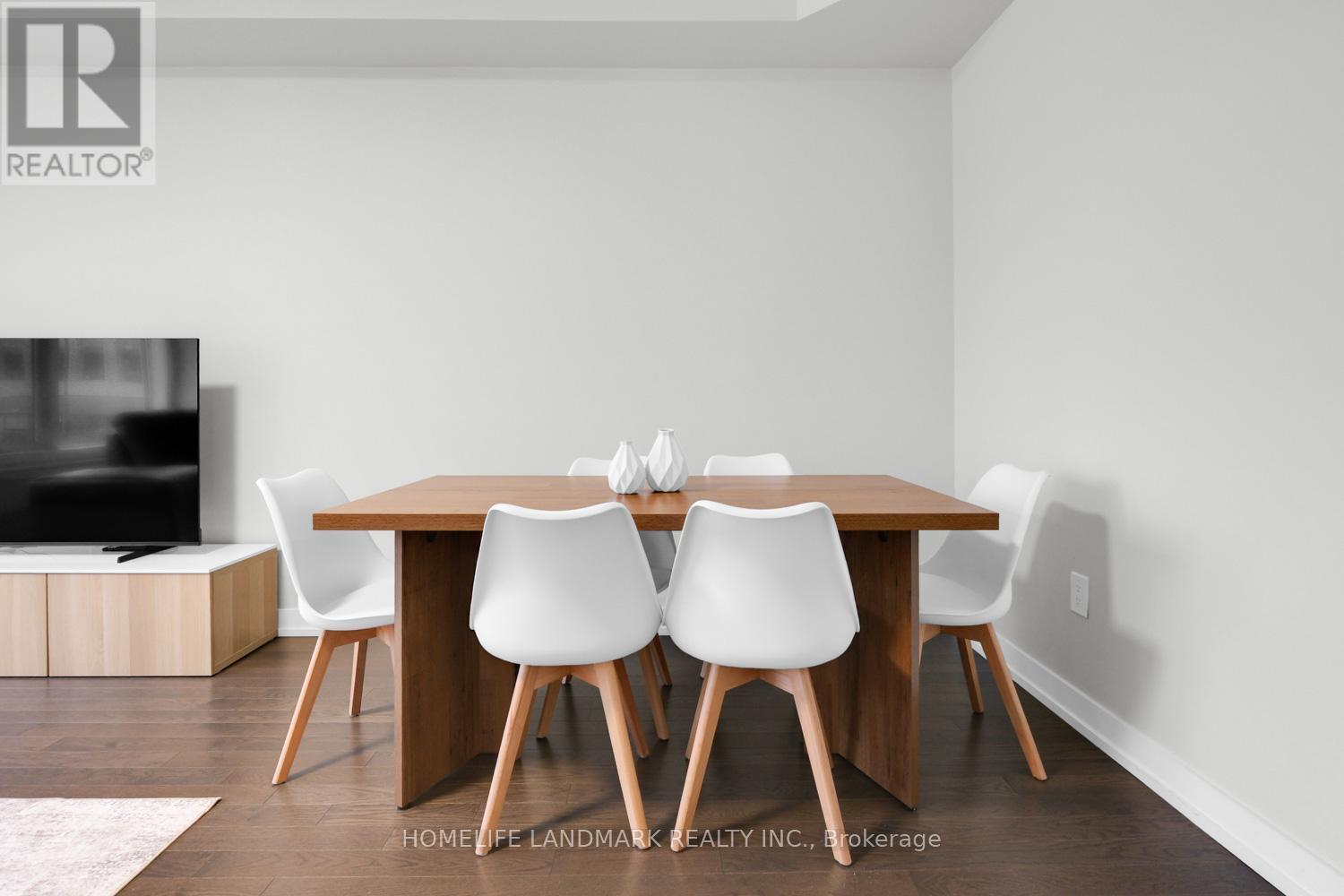 217 Salterton Circle, Vaughan, ON - Indoor Photo Showing Dining Room