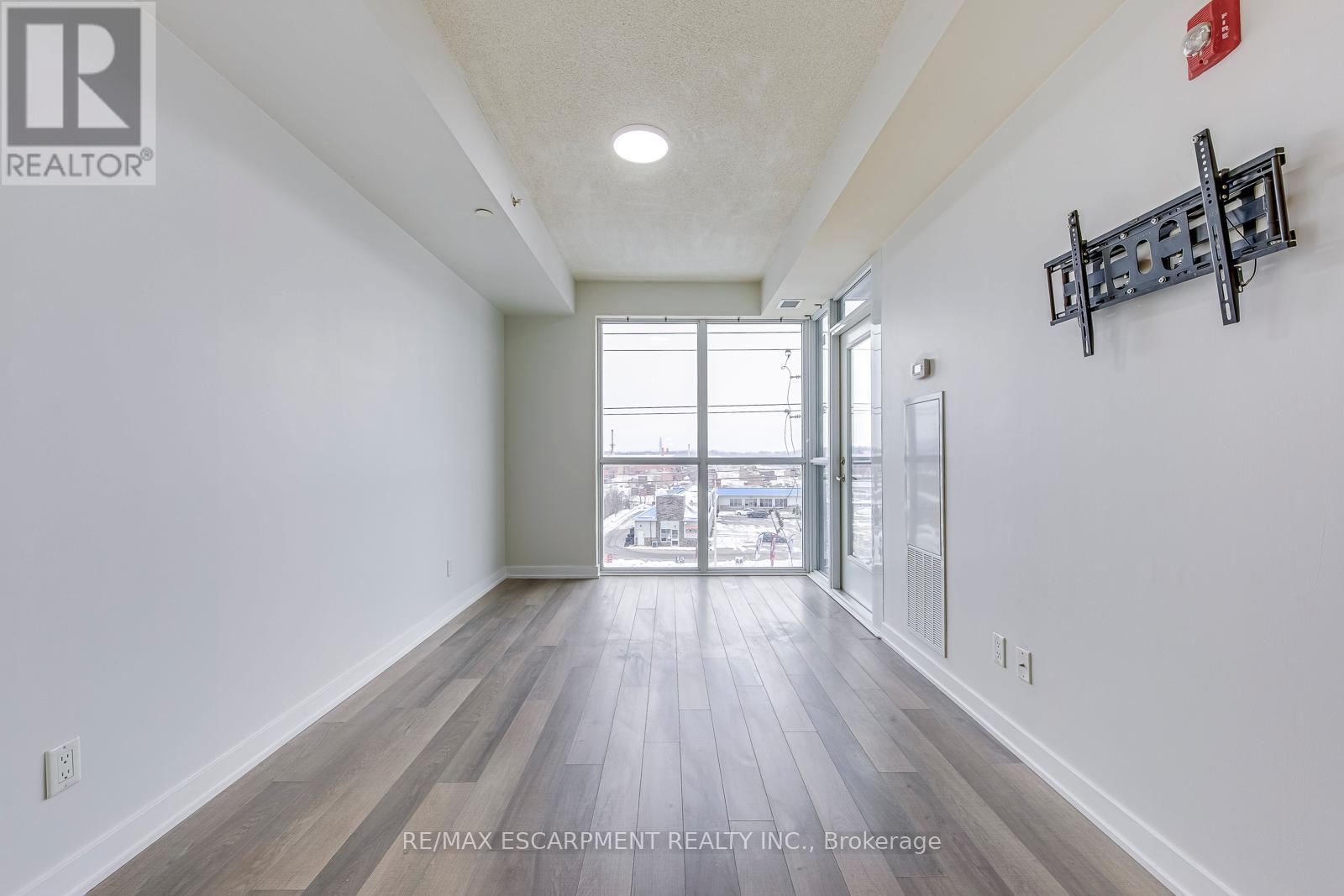 105 - 1135 Cooke Boulevard, Burlington, ON - Indoor Photo Showing Other Room