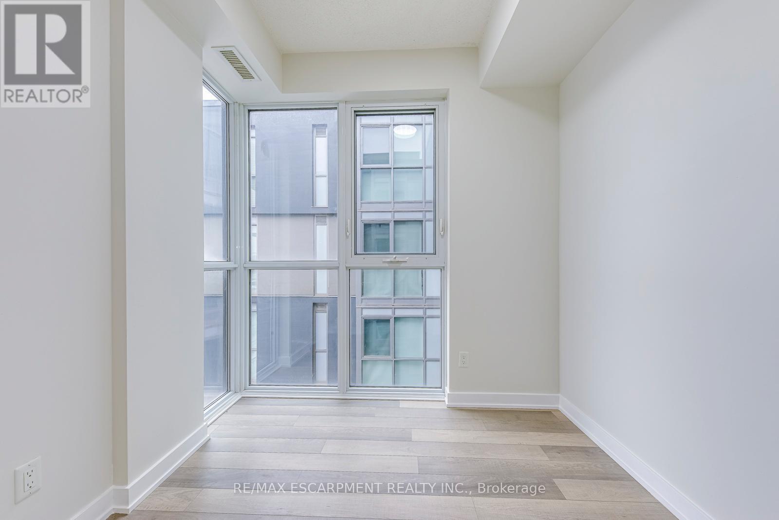 105 - 1135 Cooke Boulevard, Burlington, ON - Indoor Photo Showing Other Room