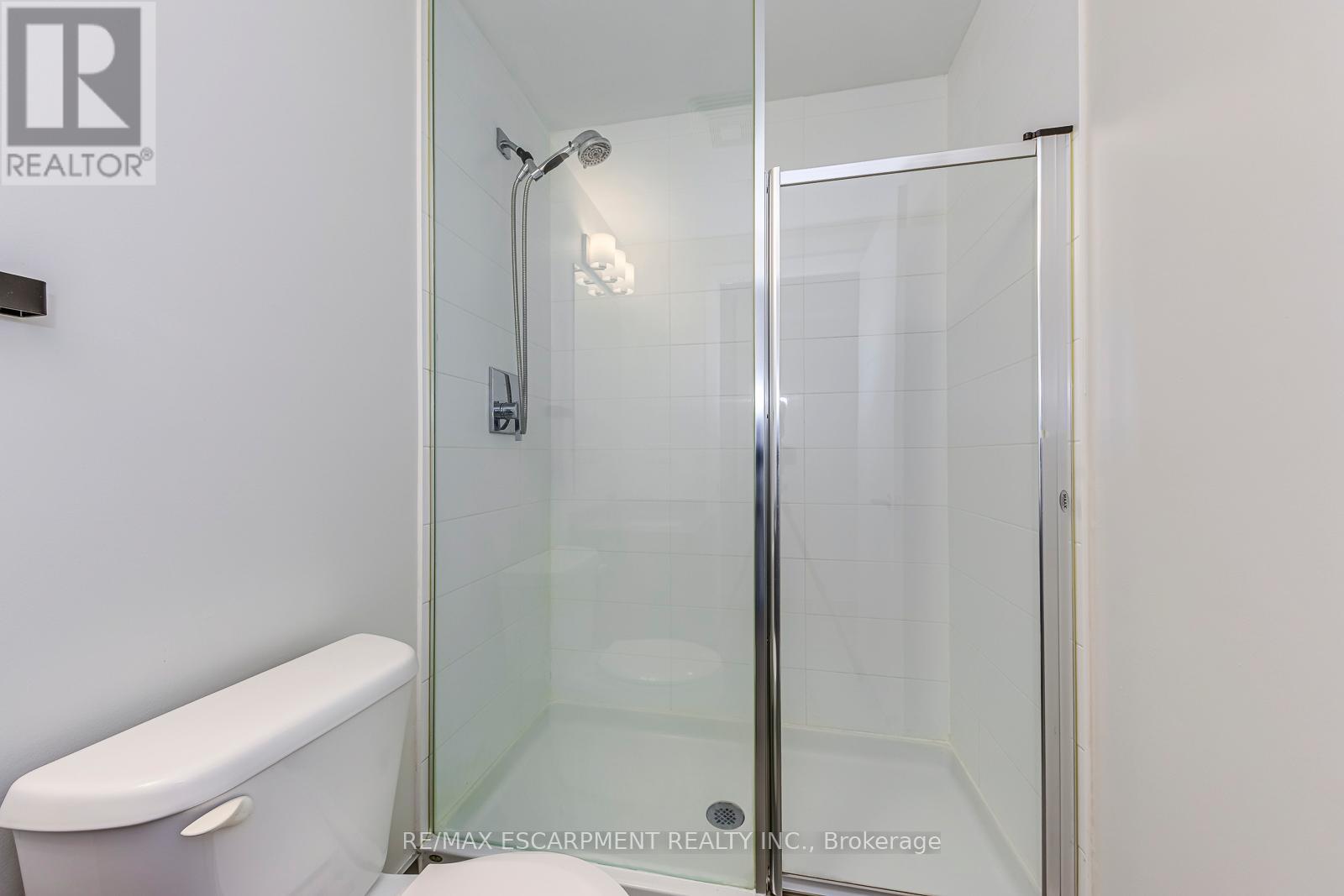 105 - 1135 Cooke Boulevard, Burlington, ON - Indoor Photo Showing Bathroom