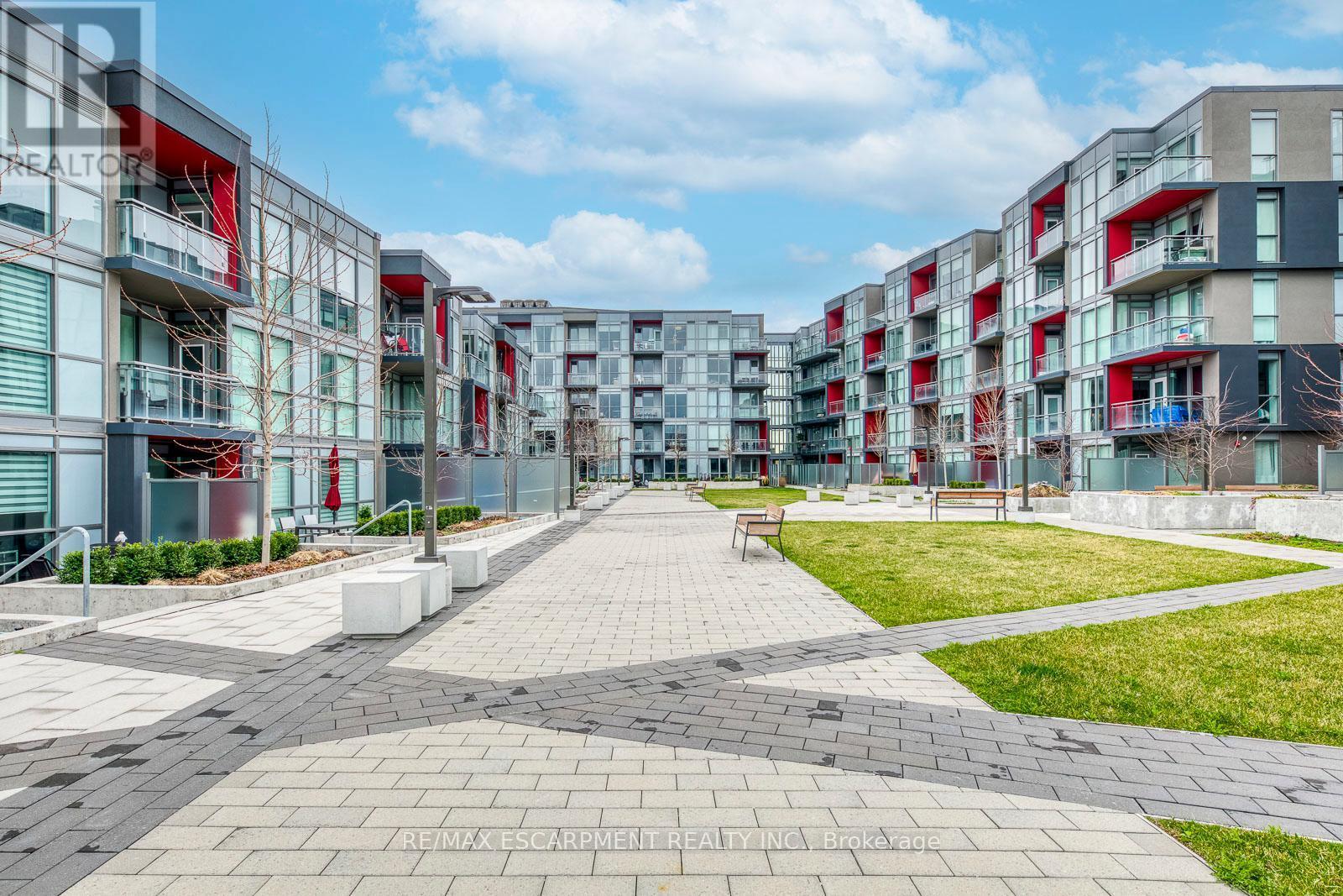 105 - 1135 Cooke Boulevard, Burlington, ON - Outdoor With Facade