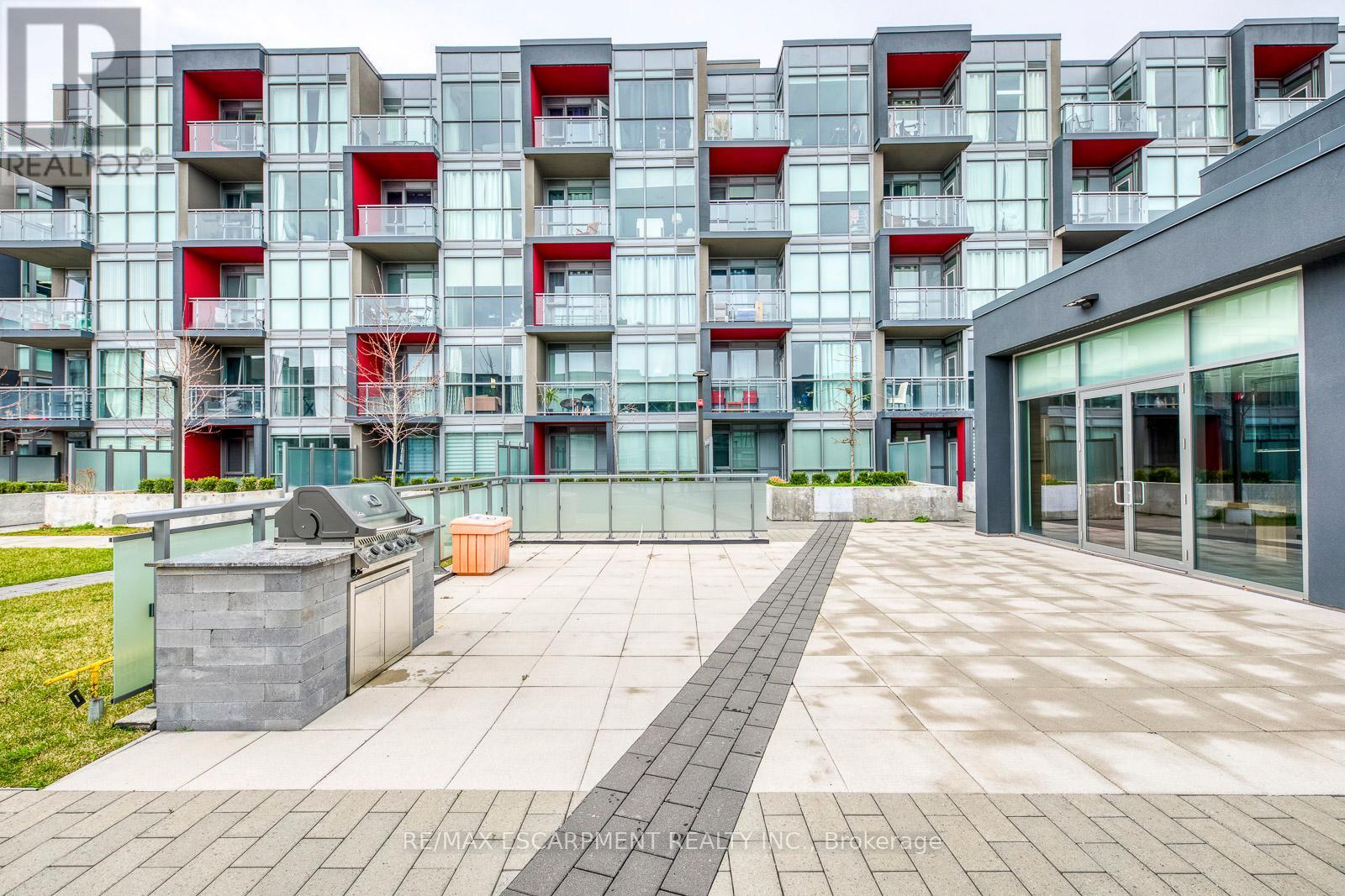 105 - 1135 Cooke Boulevard, Burlington, ON - Outdoor