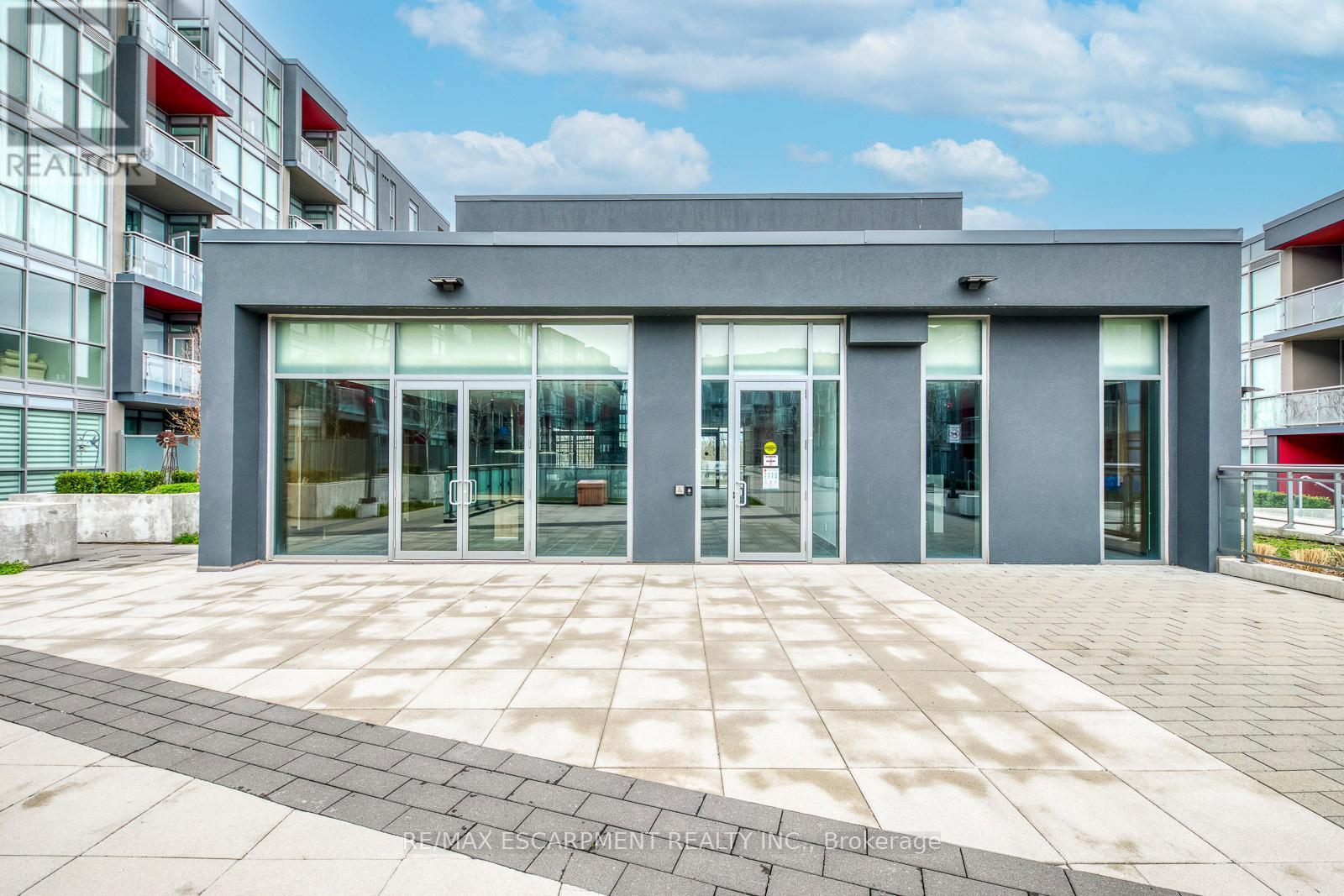 105 - 1135 Cooke Boulevard, Burlington, ON - Outdoor